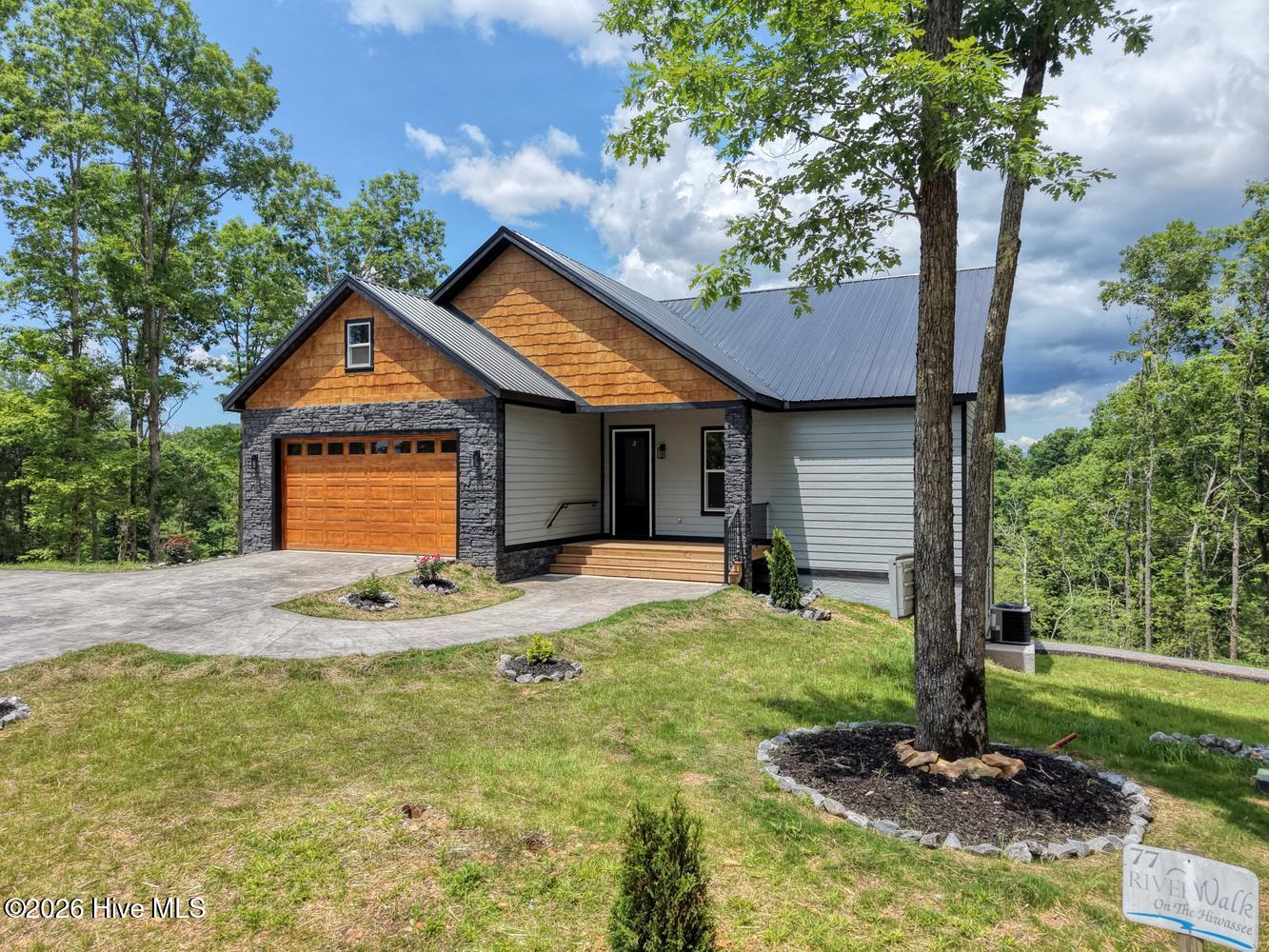 116 Short Oak Run Property Photo 5