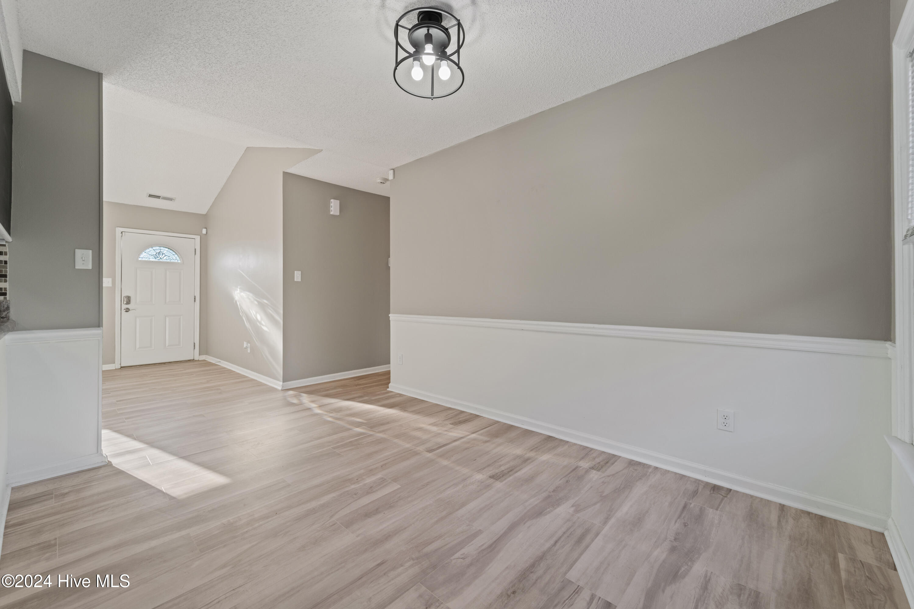 608 Mallard Drive Property Photo 5