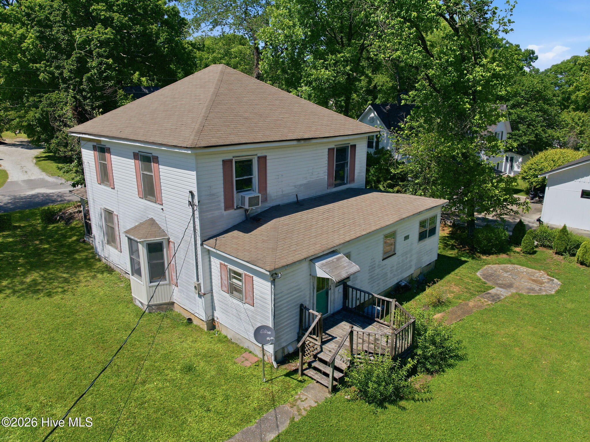 992 Valley River Avenue Property Photo 1