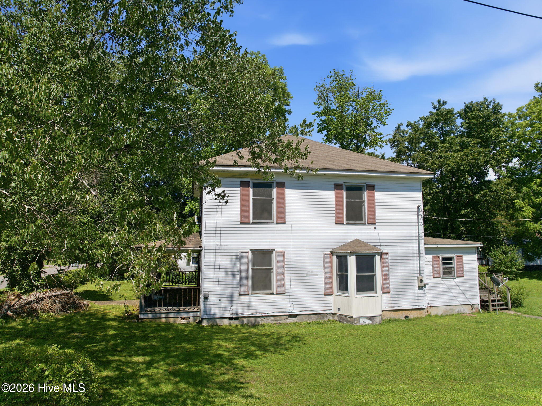 992 Valley River Avenue Property Photo 6