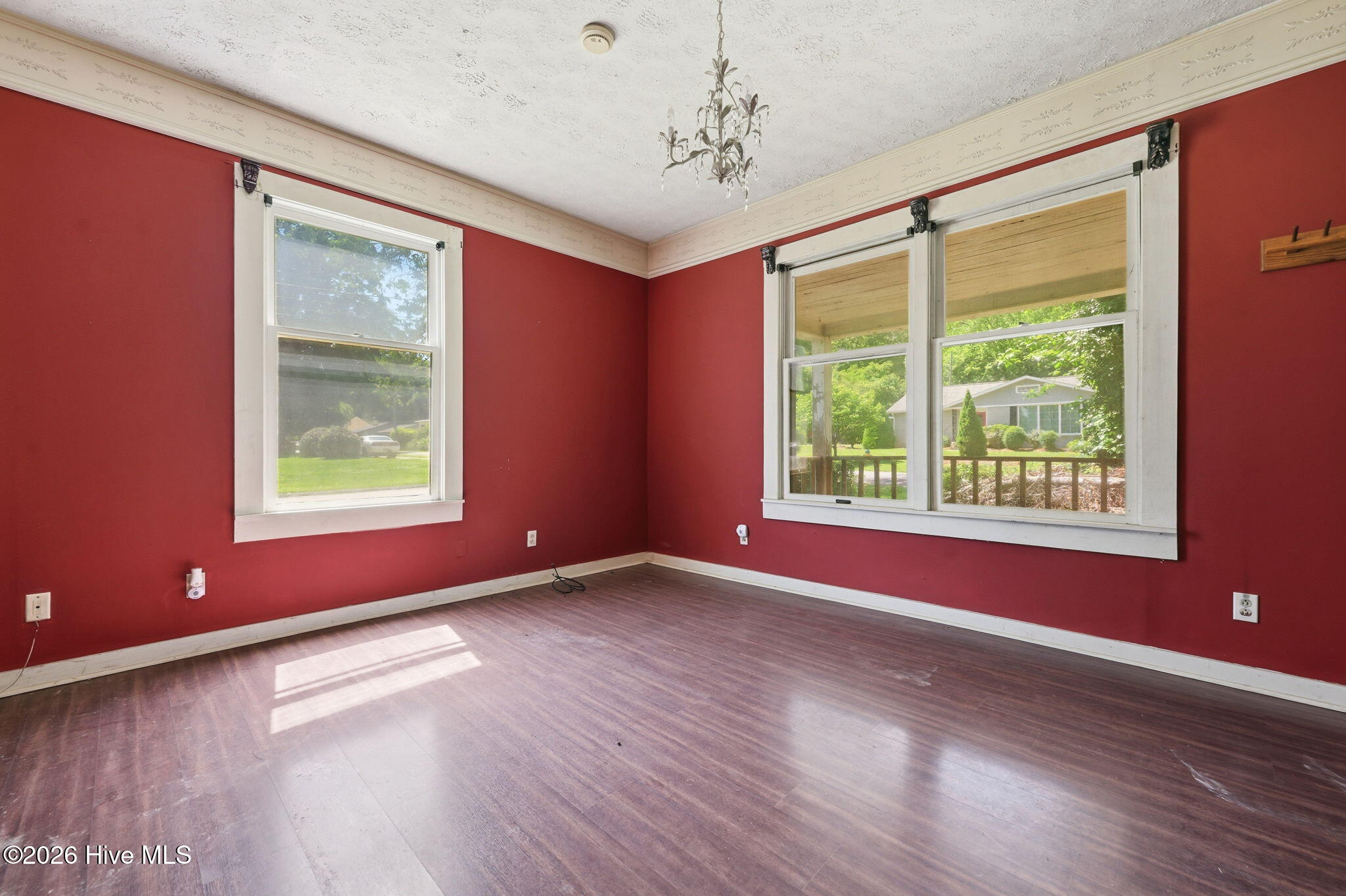 992 Valley River Avenue Property Photo 8