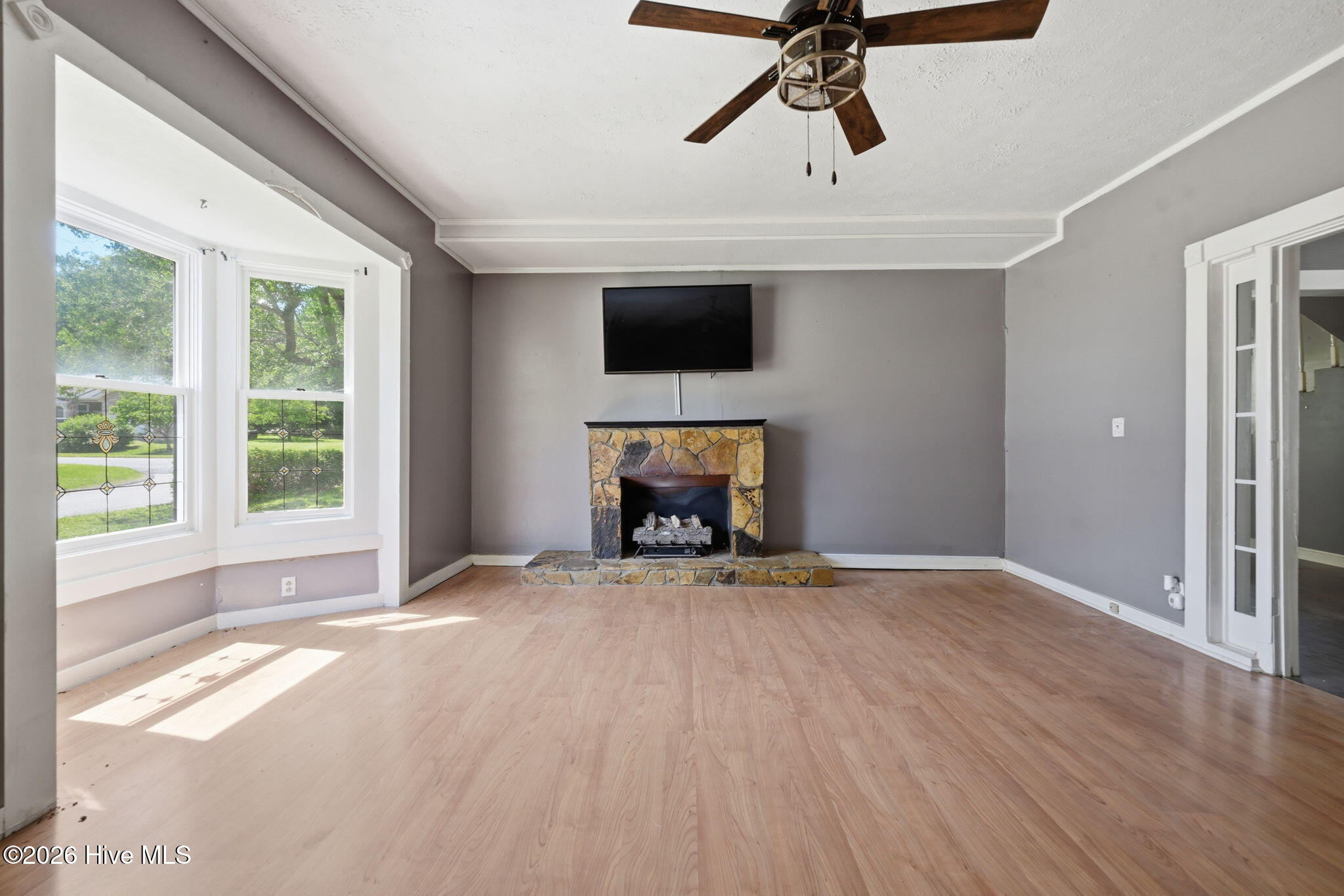 992 Valley River Avenue Property Photo 12