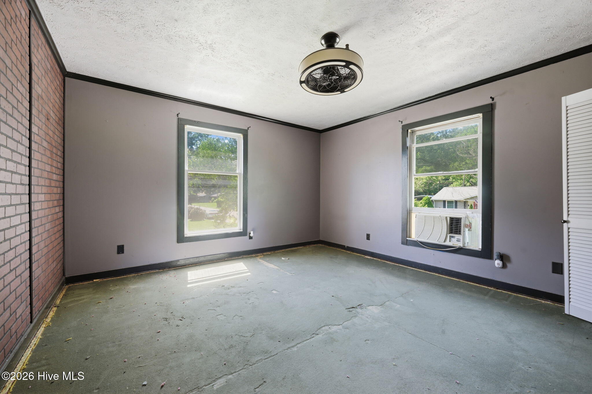 992 Valley River Avenue Property Photo 22