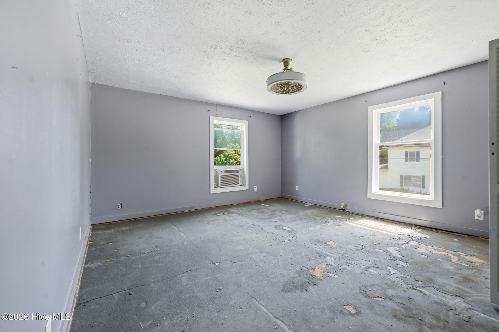 992 Valley River Avenue Property Photo 23