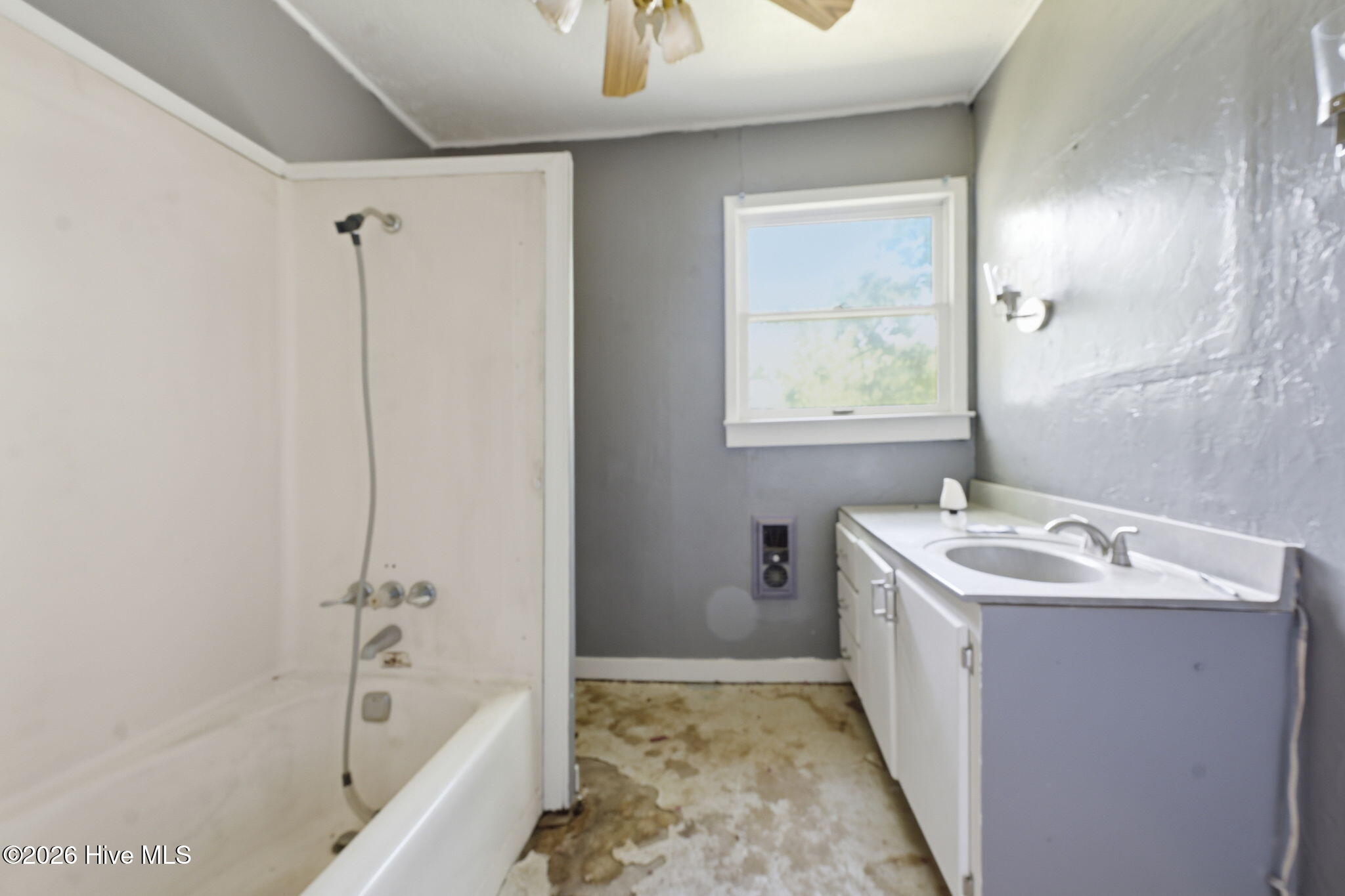 992 Valley River Avenue Property Photo 25