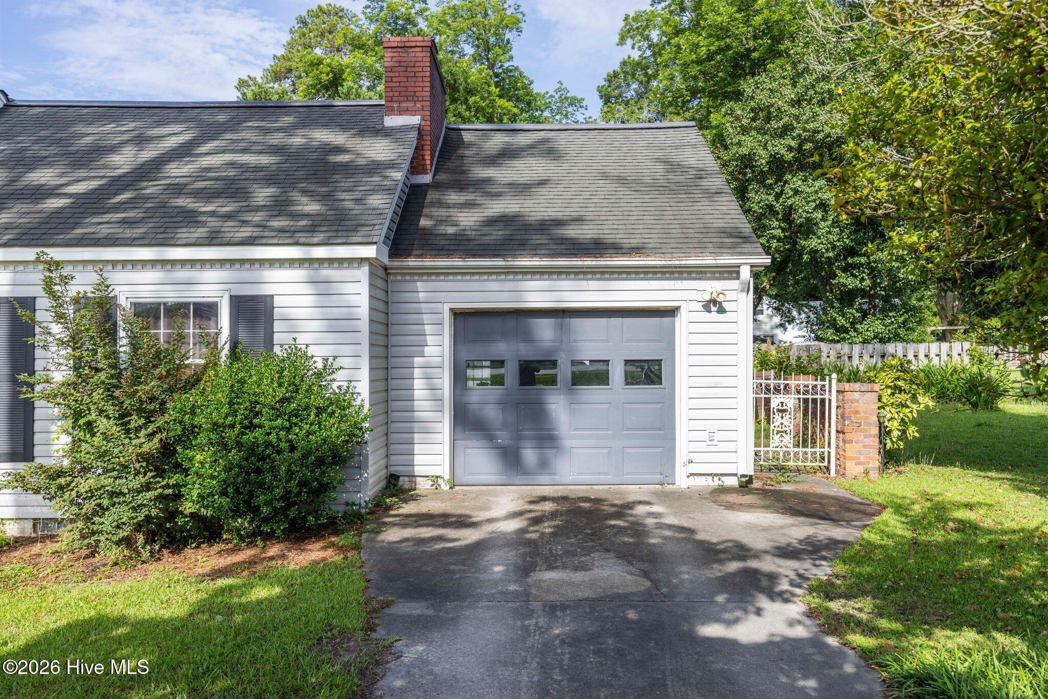 901 Smyrna Drive Property Photo 4