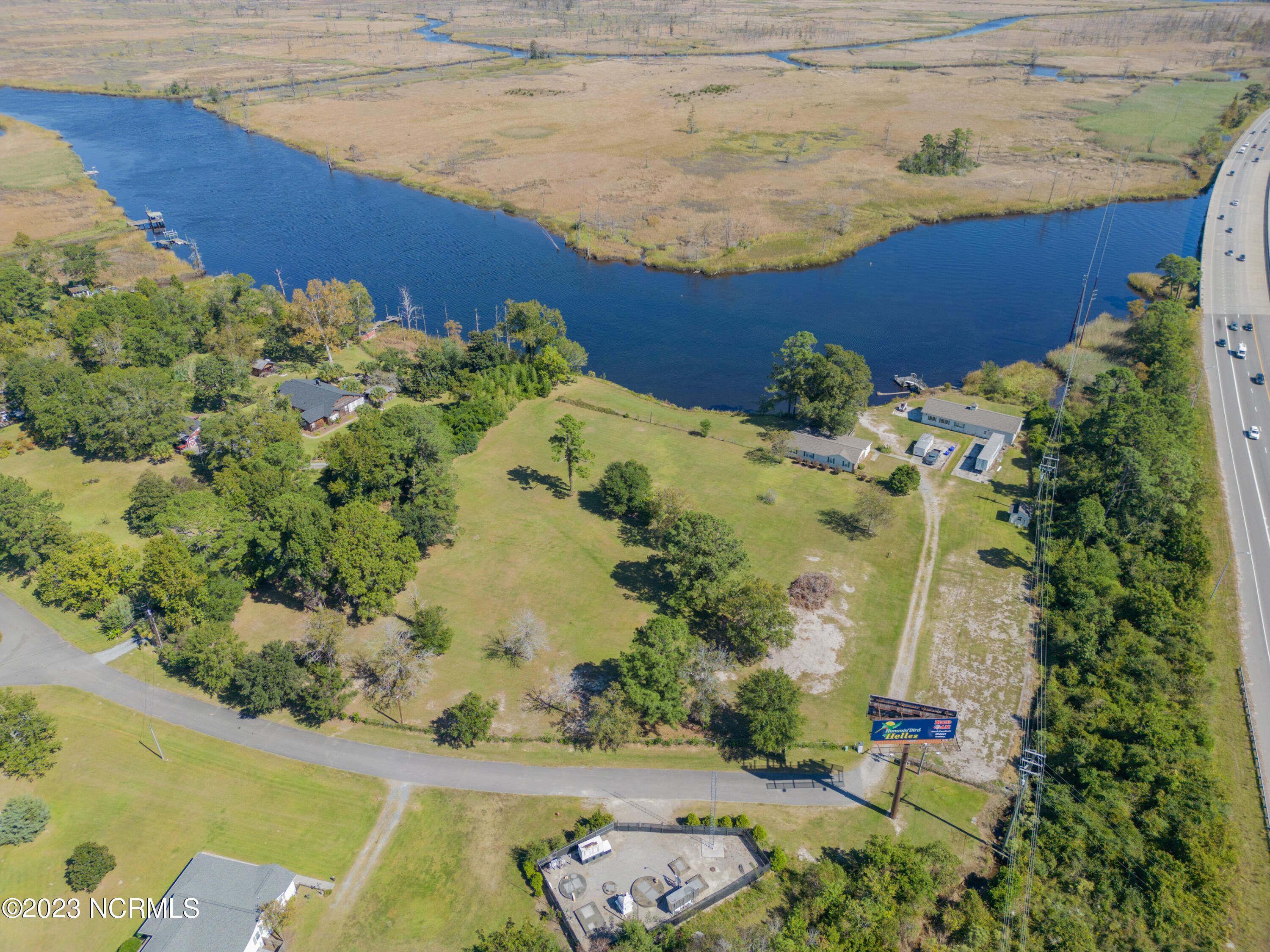 102 Riverview Drive Property Photo 3