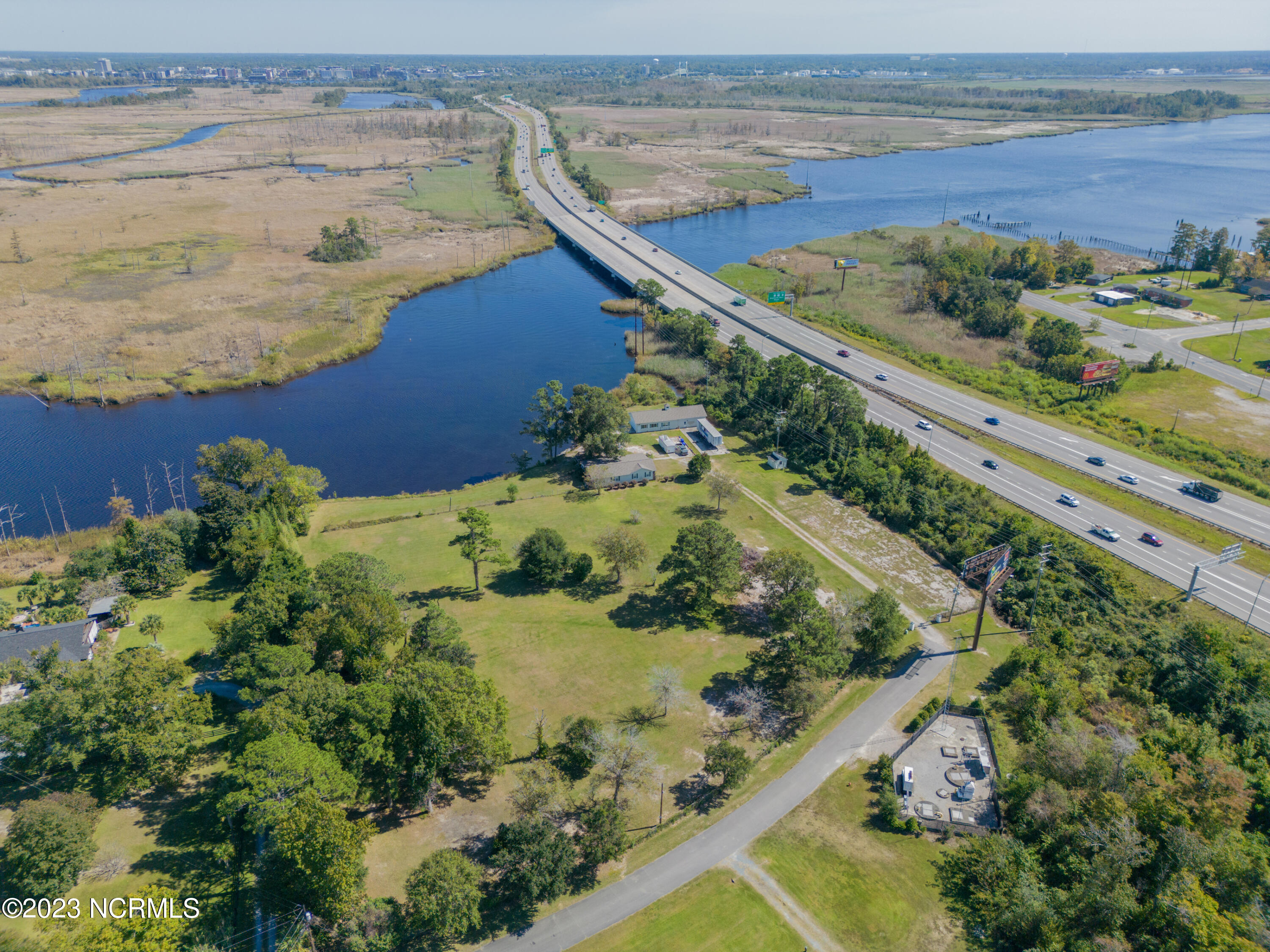 102 Riverview Drive Property Photo 11