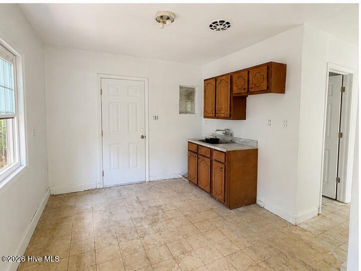 740 Long Avenue Property Photo 4