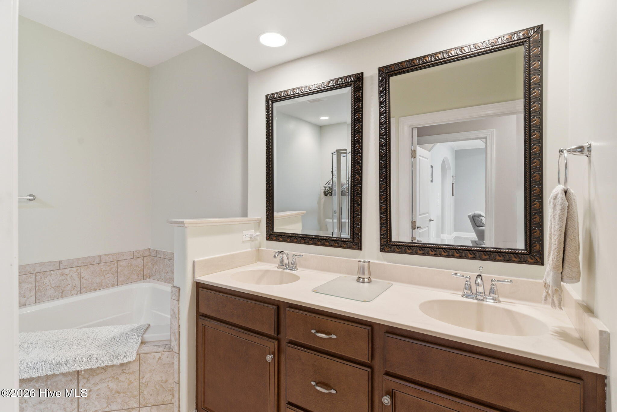 4003 Alastaire Cove Property Photo 23