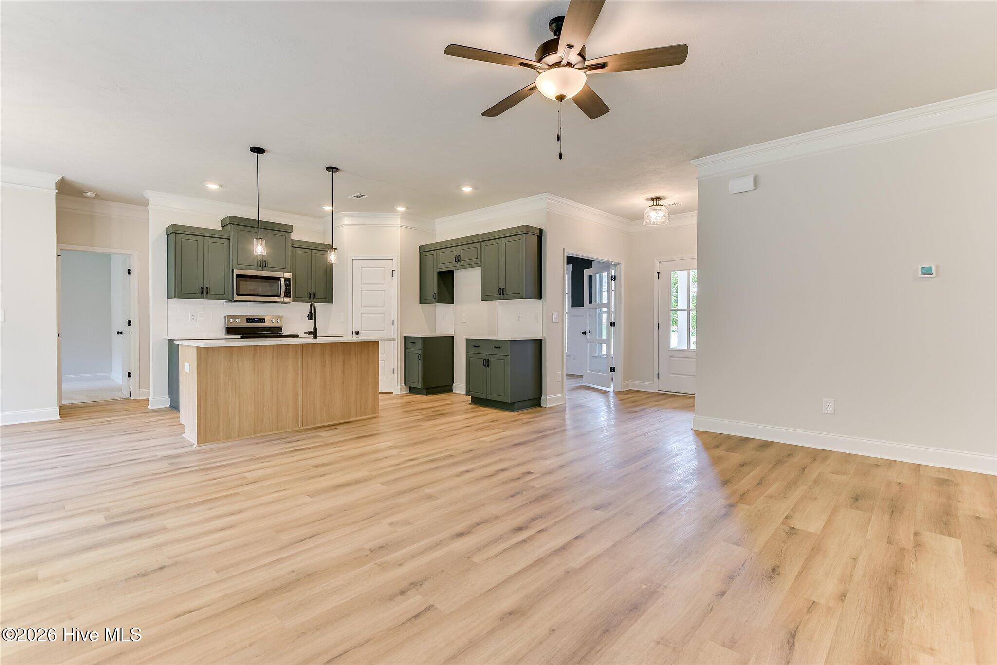1014 Gregory Landing Drive Property Photo 6