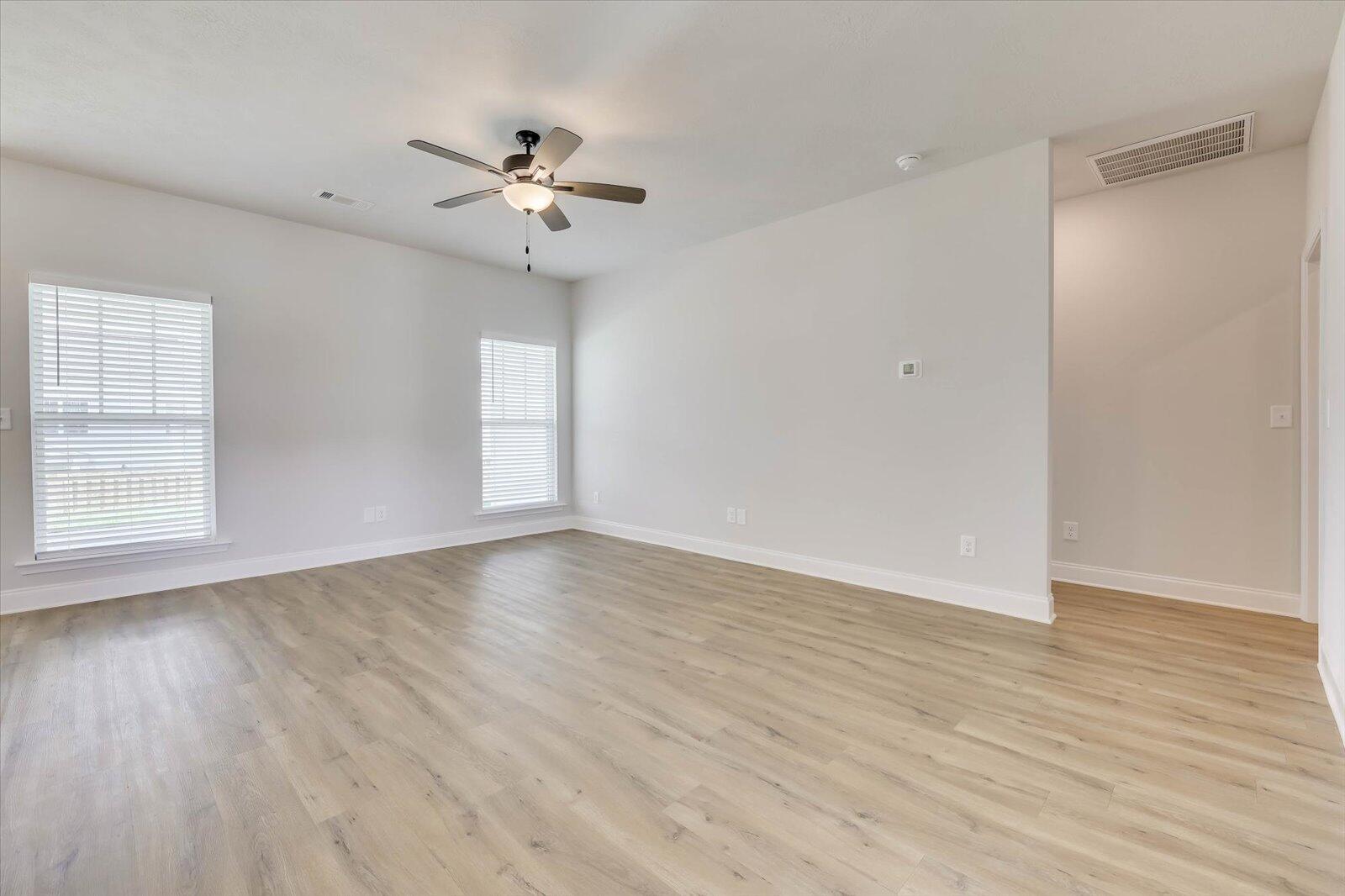1014 Gregory Landing Drive Property Photo 7