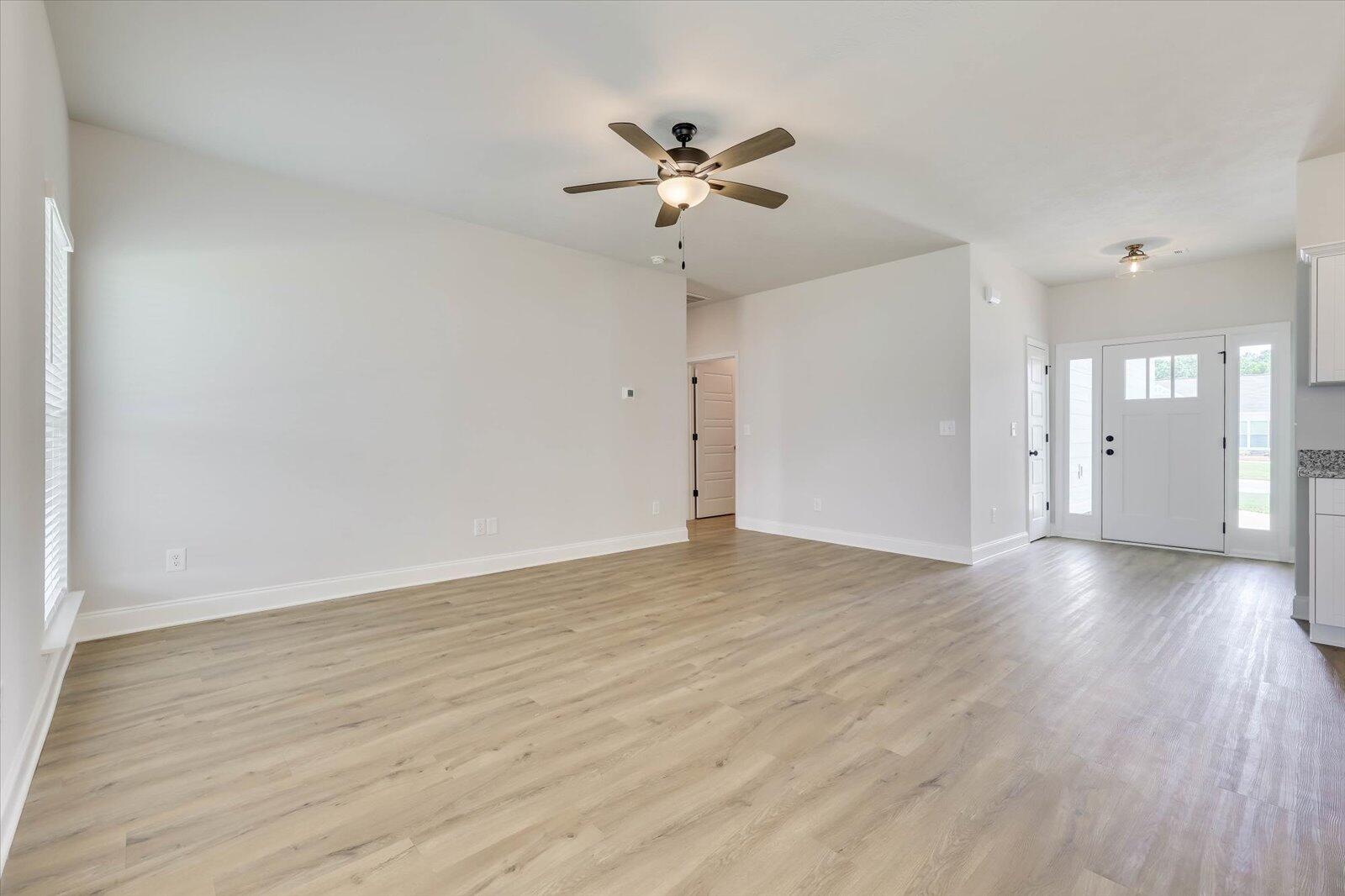 1014 Gregory Landing Drive Property Photo 8
