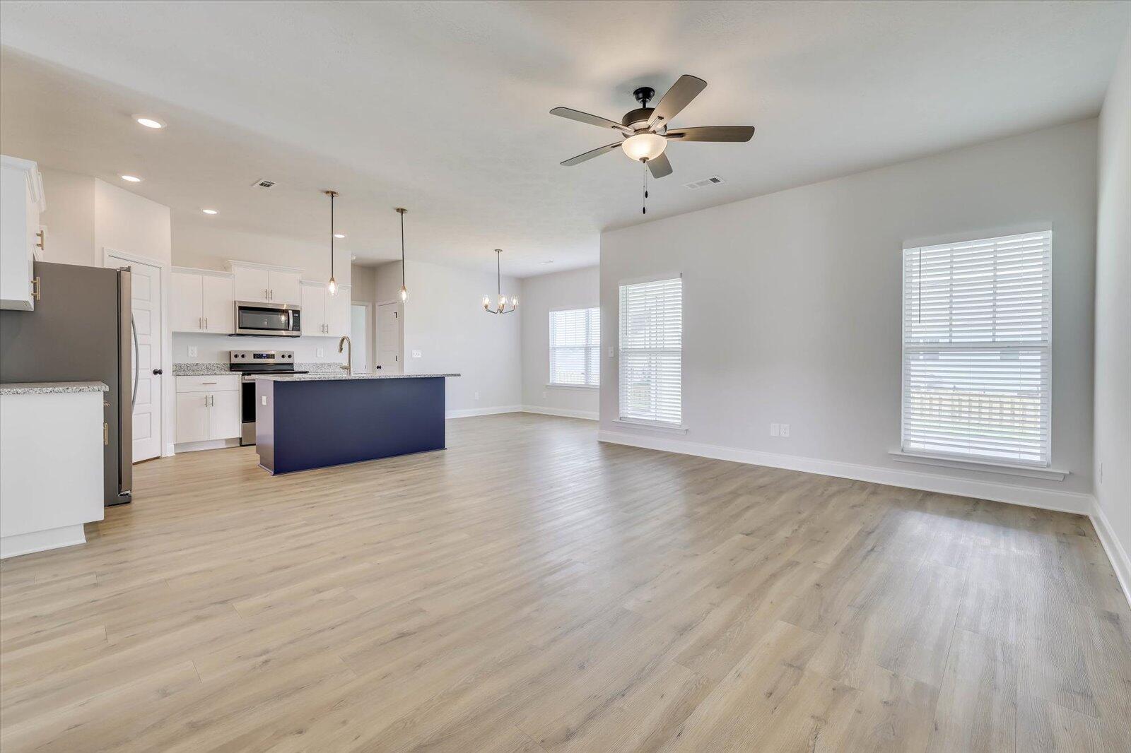 1014 Gregory Landing Drive Property Photo 10
