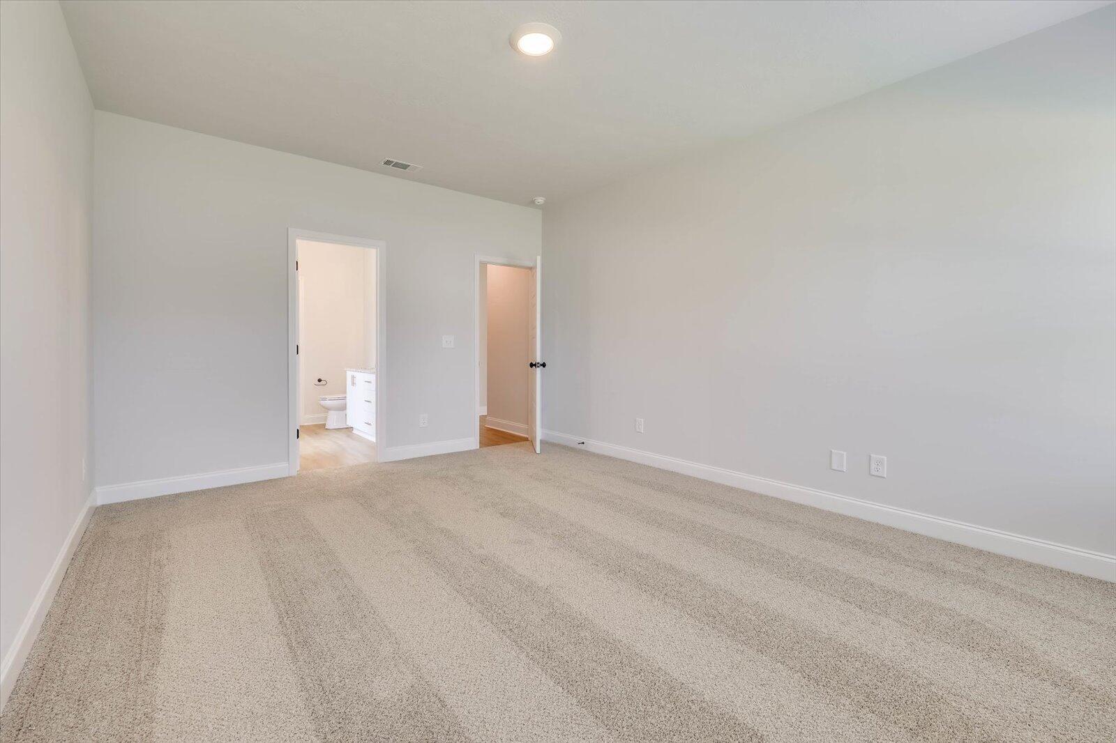 1014 Gregory Landing Drive Property Photo 26