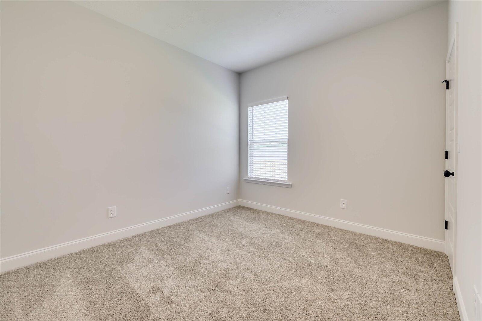 1014 Gregory Landing Drive Property Photo 32