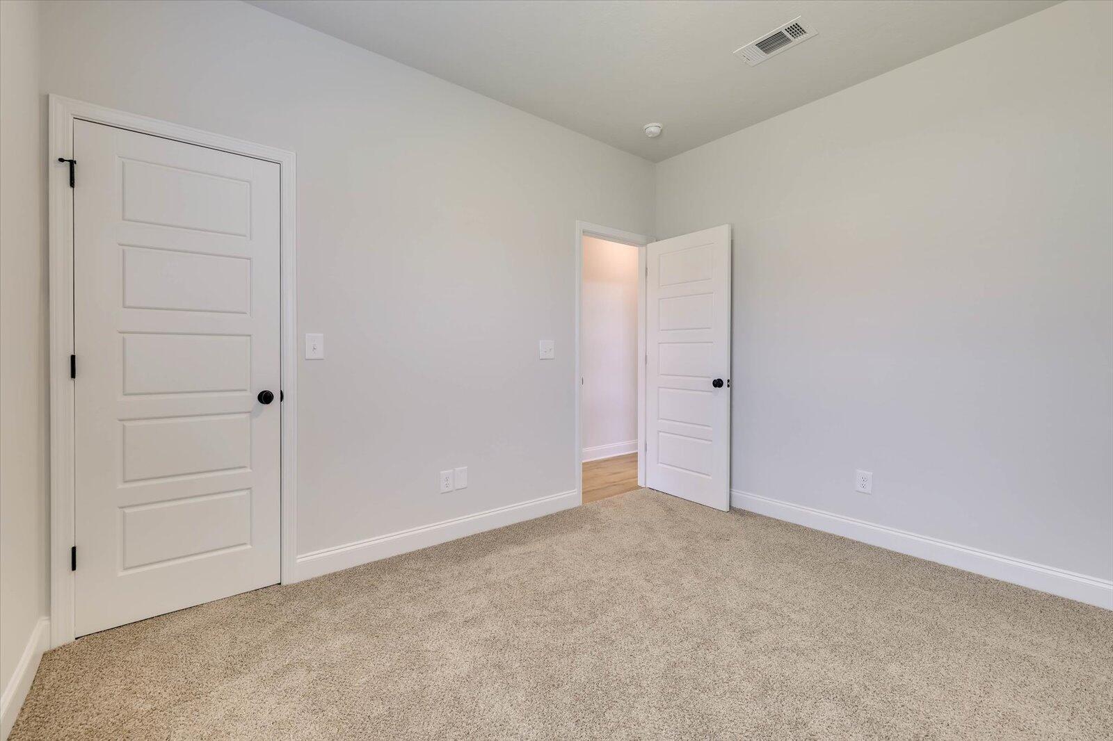 1014 Gregory Landing Drive Property Photo 33