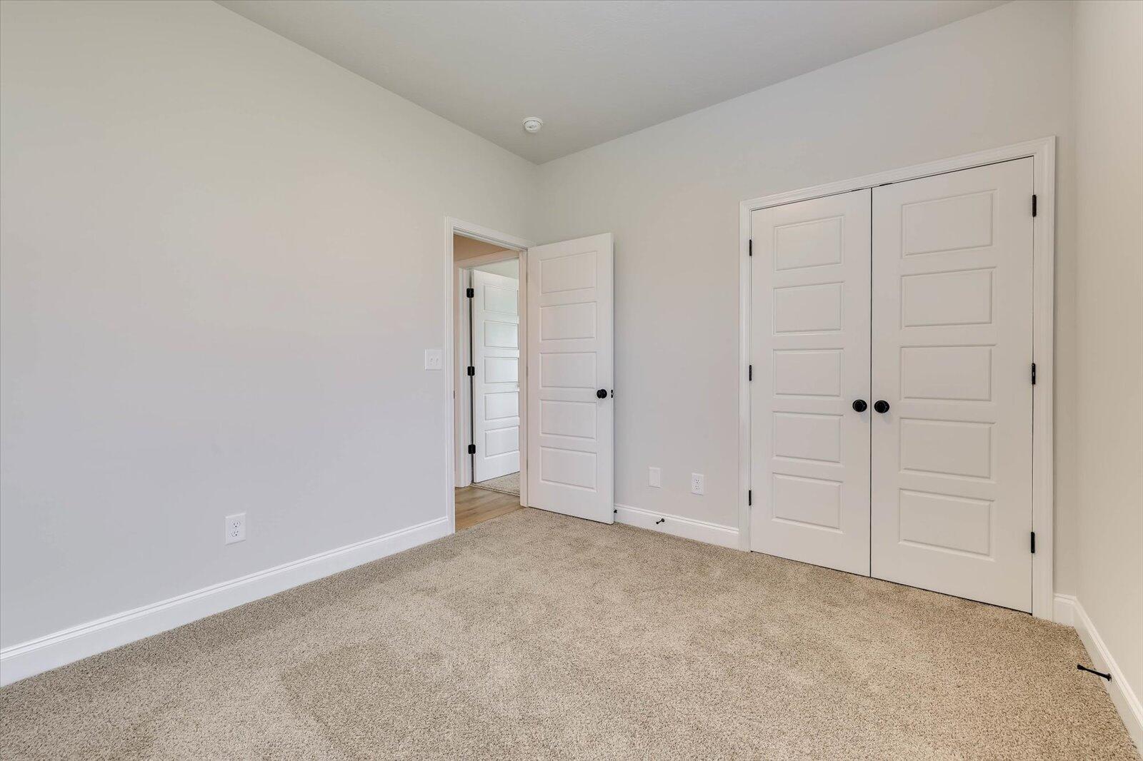 1014 Gregory Landing Drive Property Photo 38