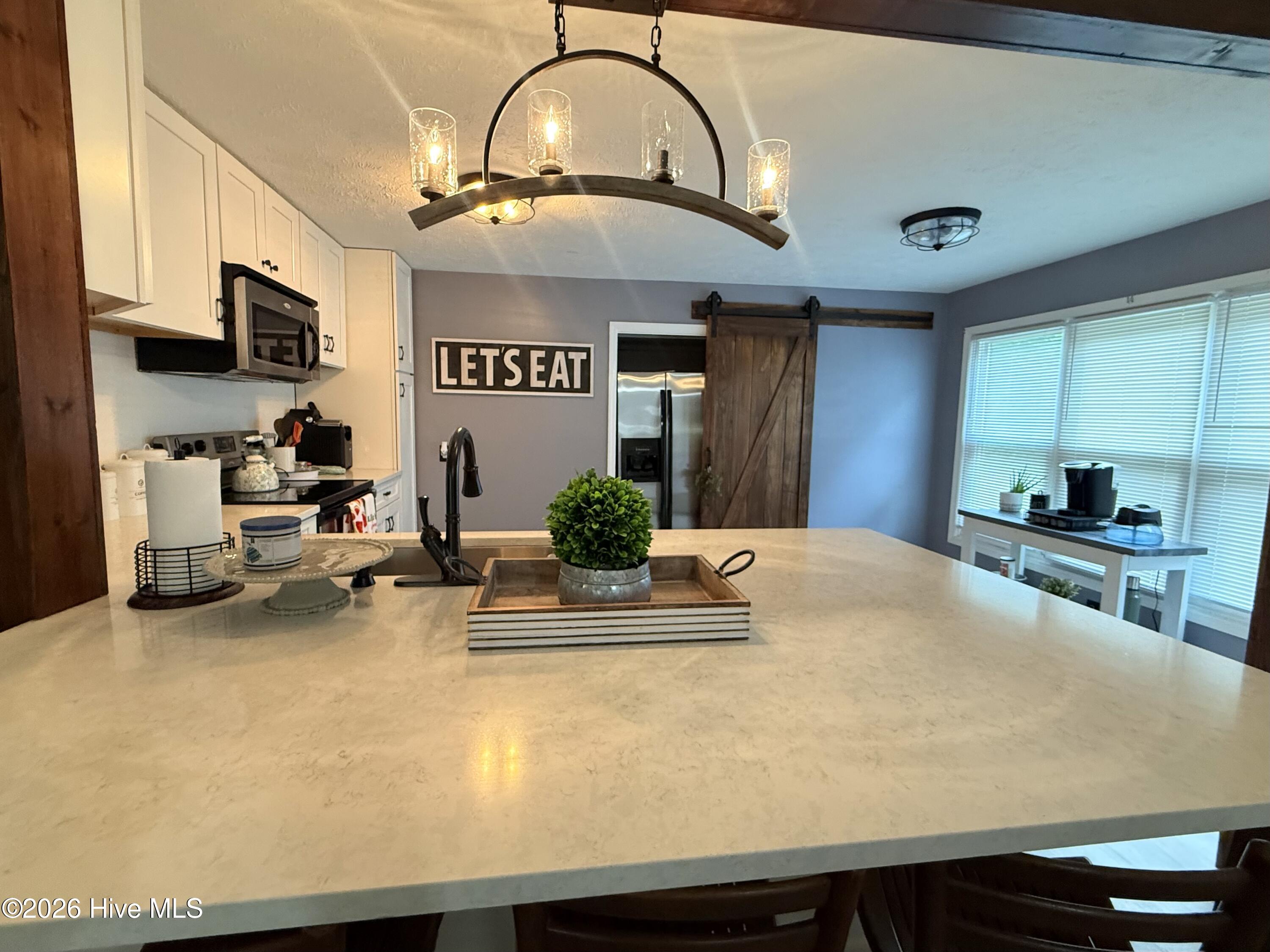 12040 Mccormick Drive Property Photo 4