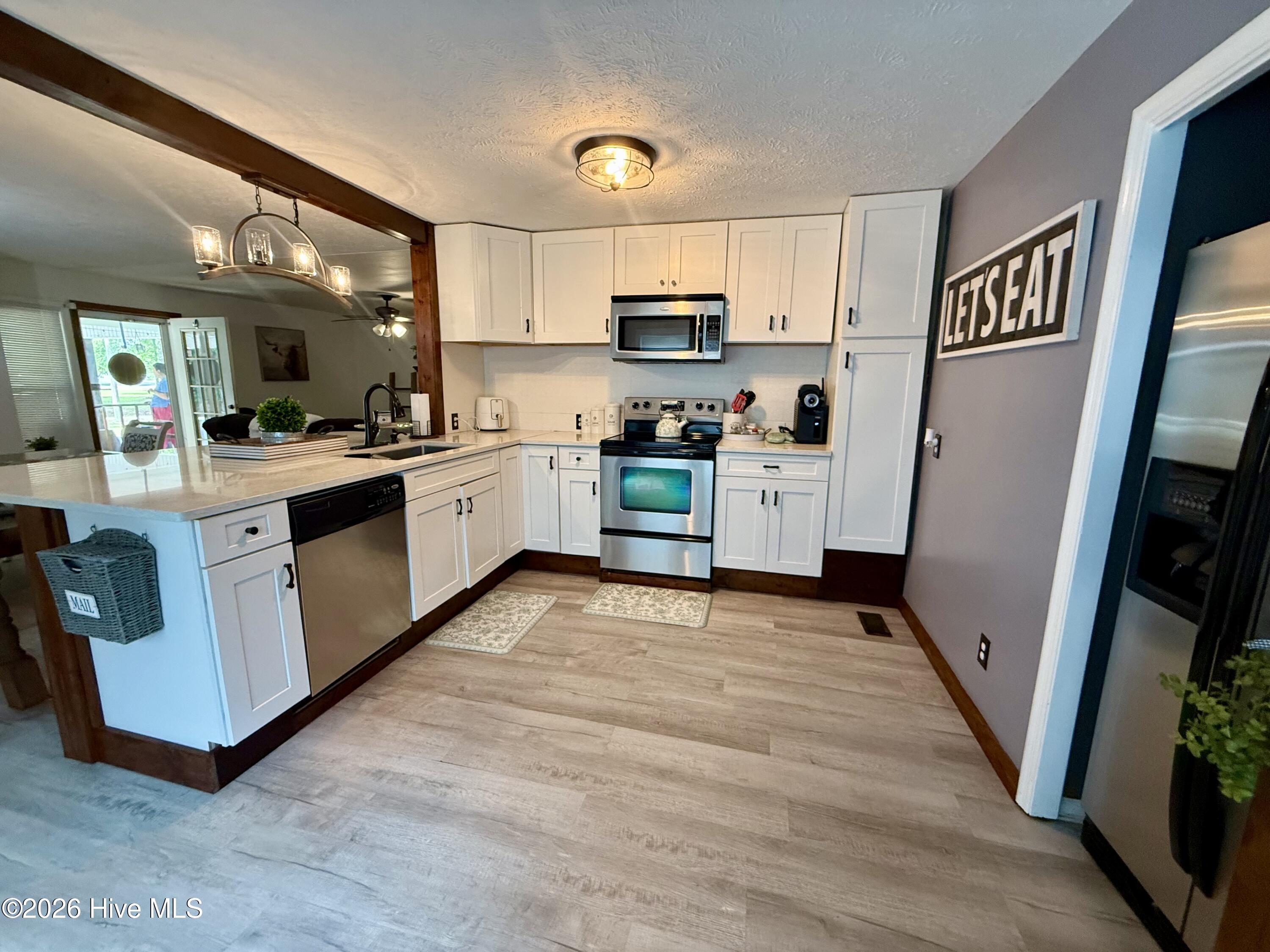12040 Mccormick Drive Property Photo 6