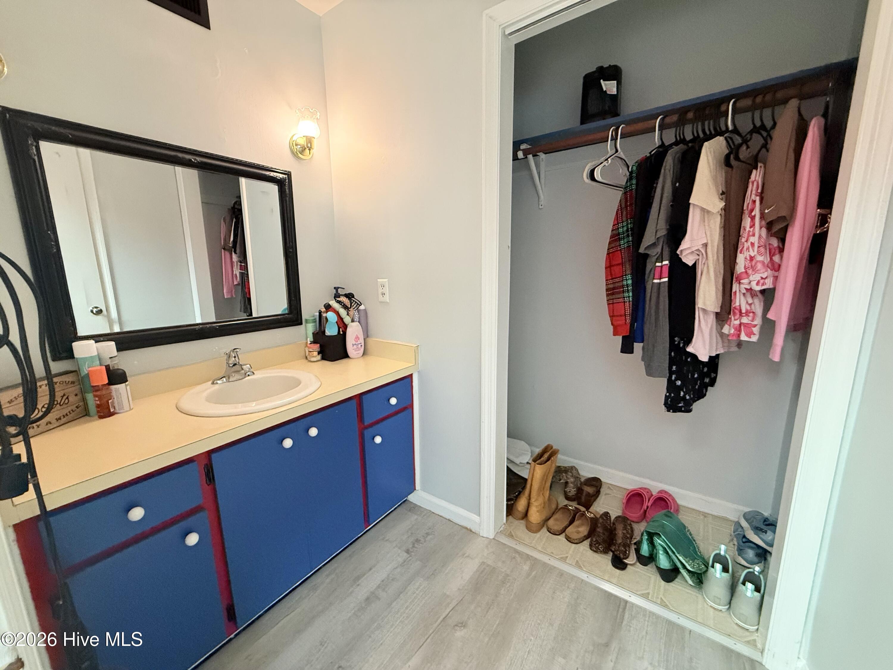 12040 Mccormick Drive Property Photo 13