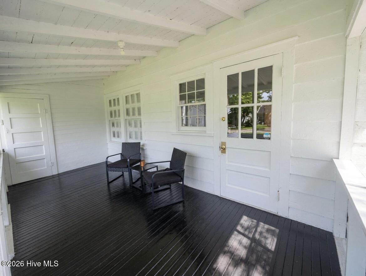 204 Jefferson Street Property Photo 8