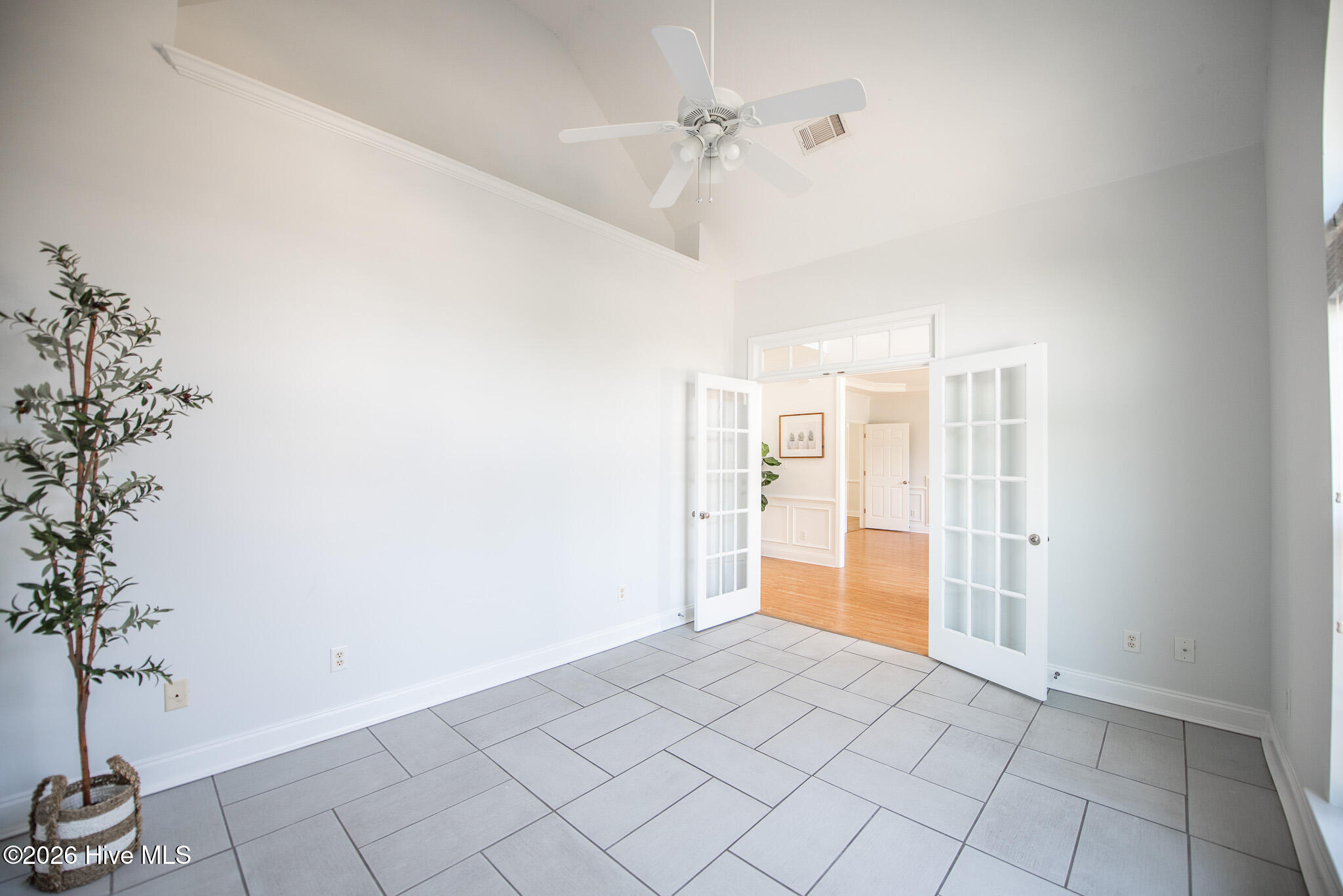 1612 Jamestown Avenue Property Photo 14
