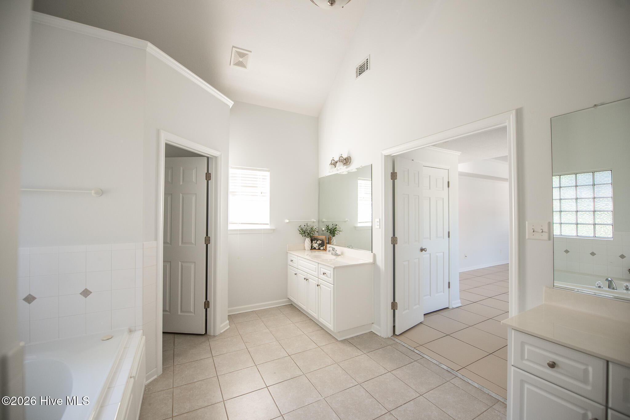 1612 Jamestown Avenue Property Photo 39