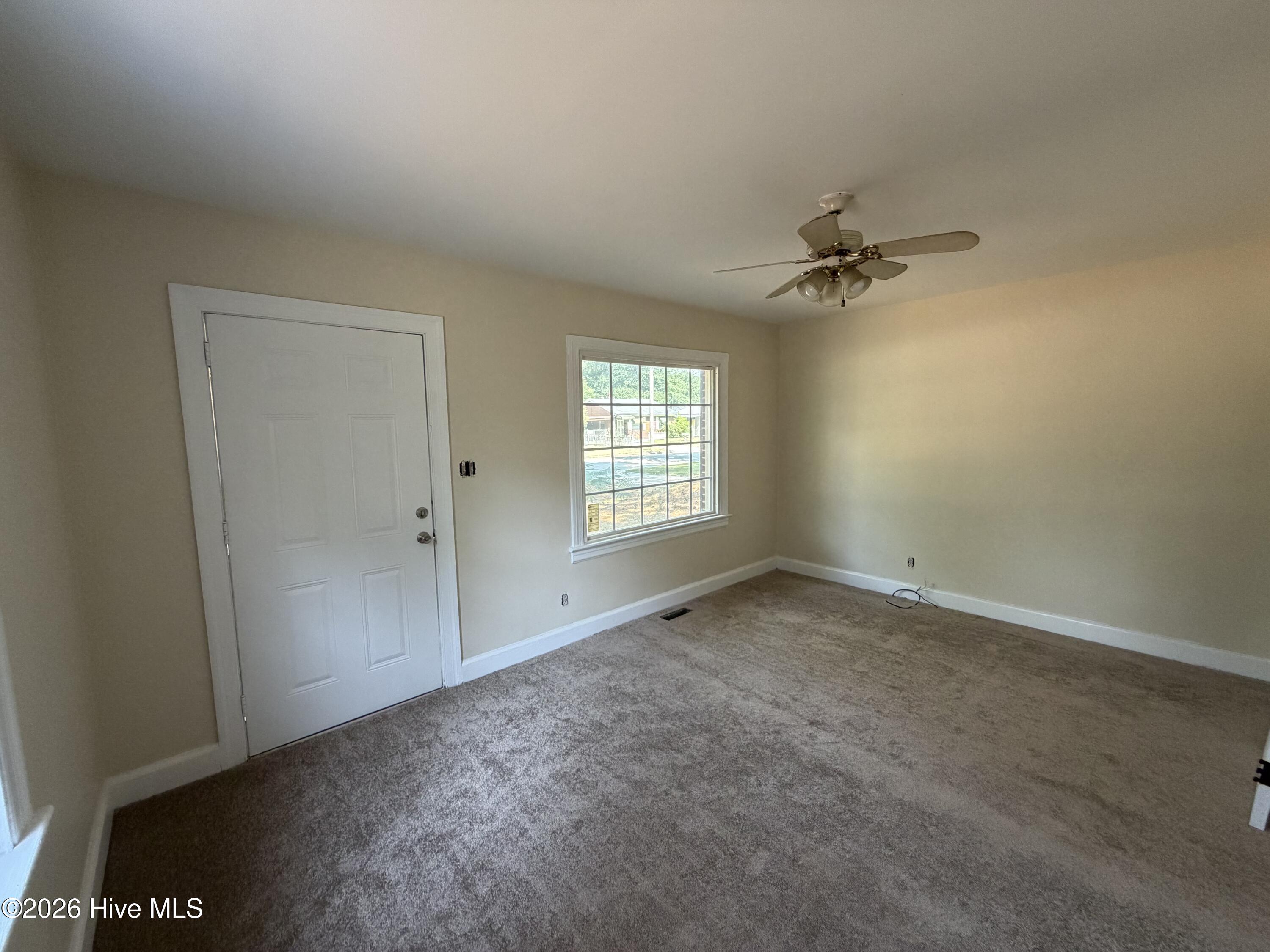 305 Dewey Street Sw Property Photo 3