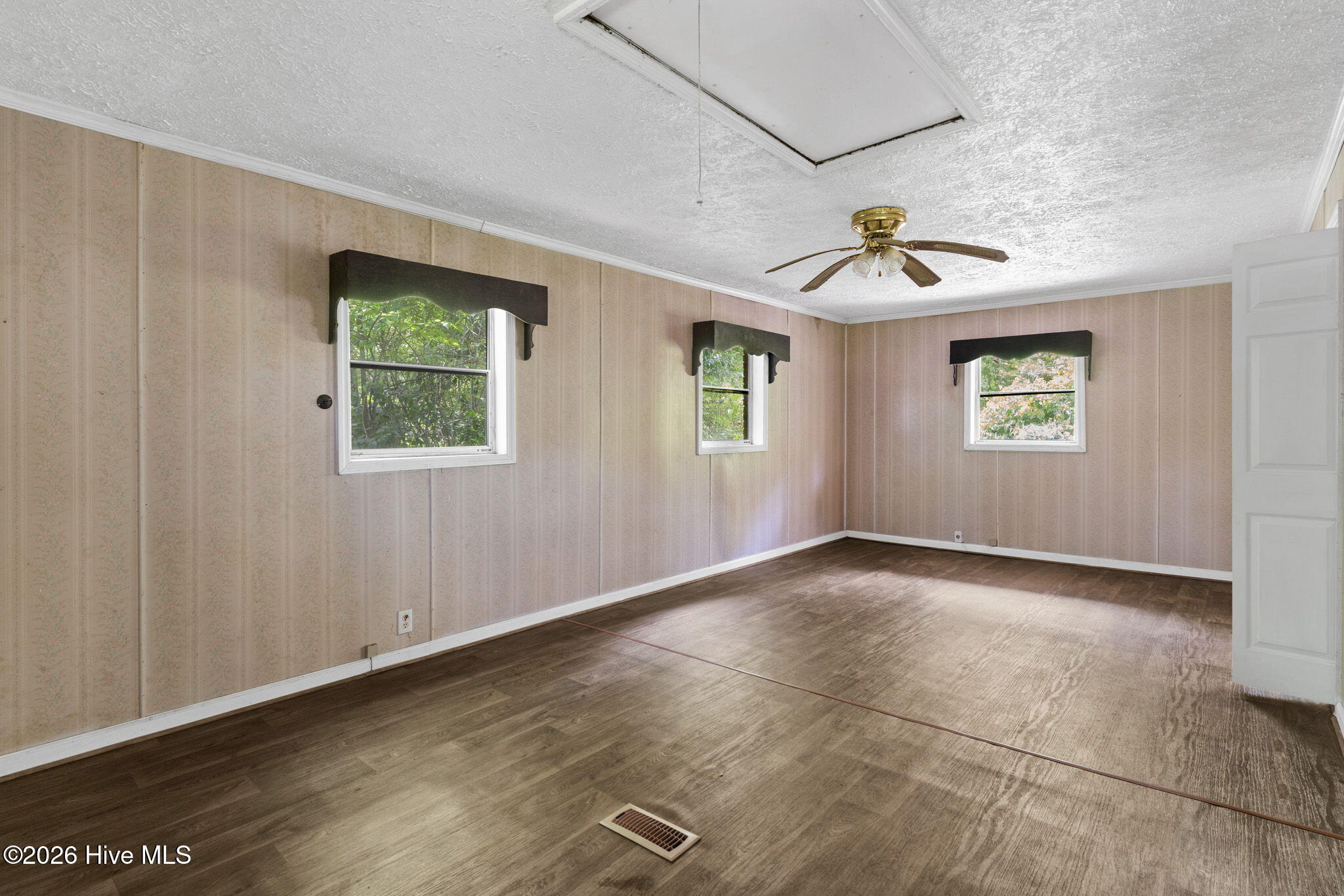 34 Elm Loop Lane Property Photo 4