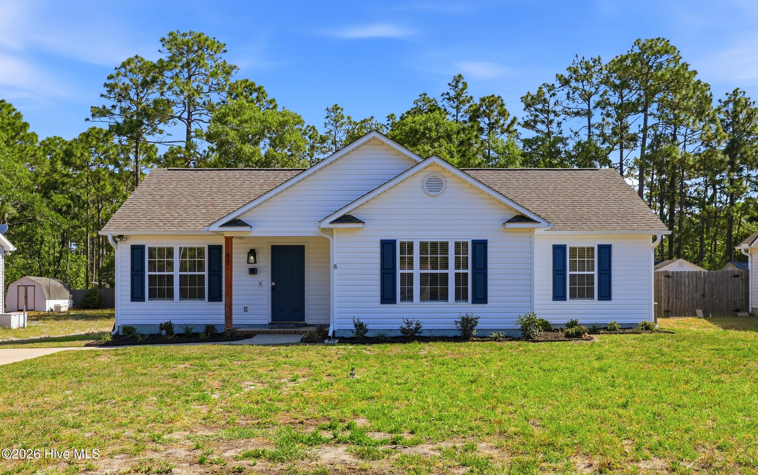 87 S High Point Road Property Photo 1