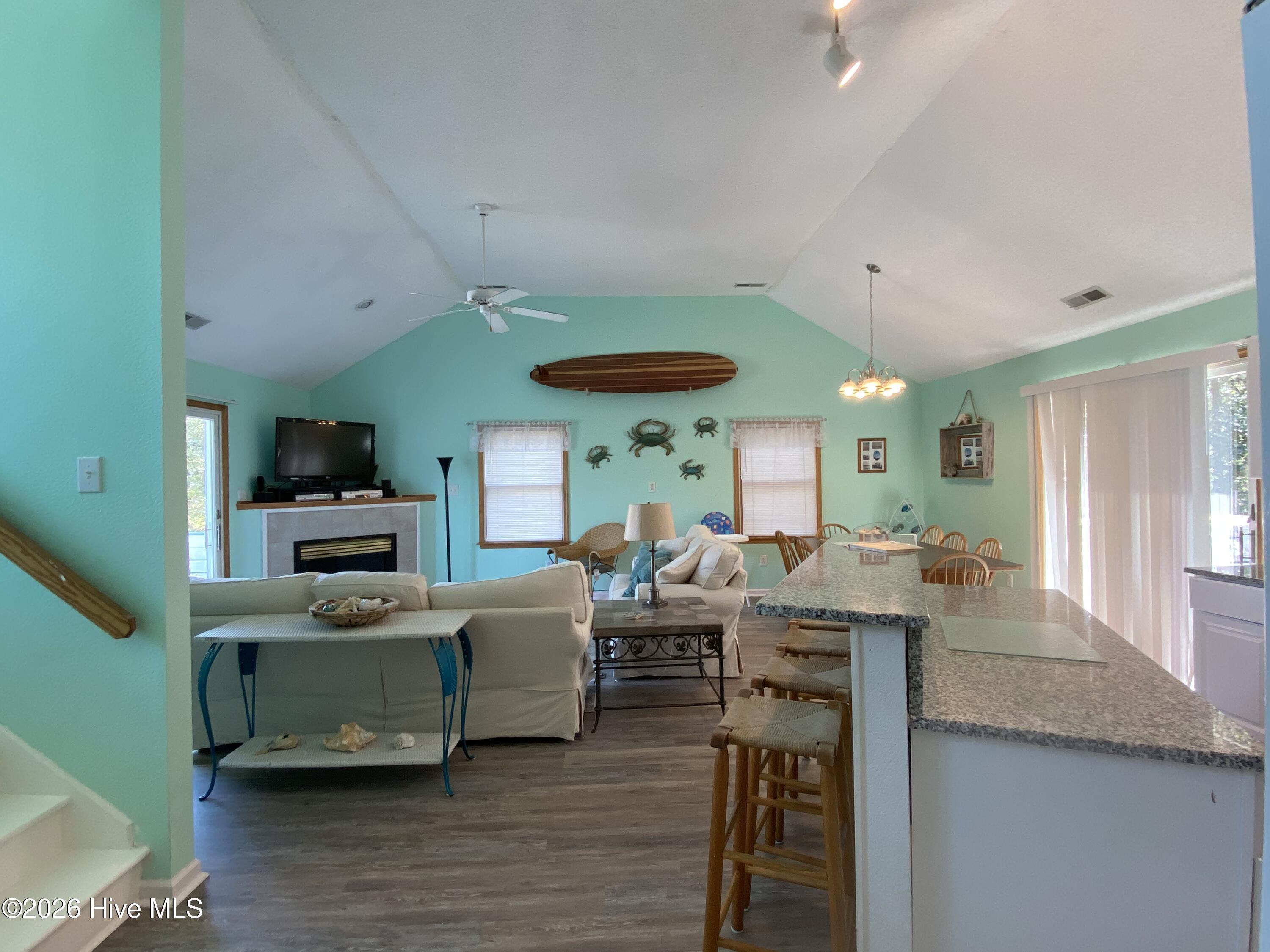 1278 Lakeside Drive Property Photo 3
