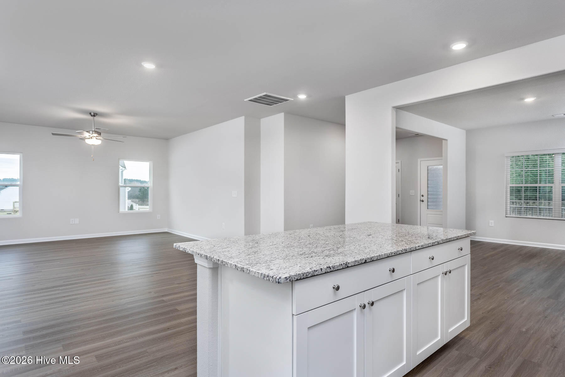 11714 International Drive Property Photo 15