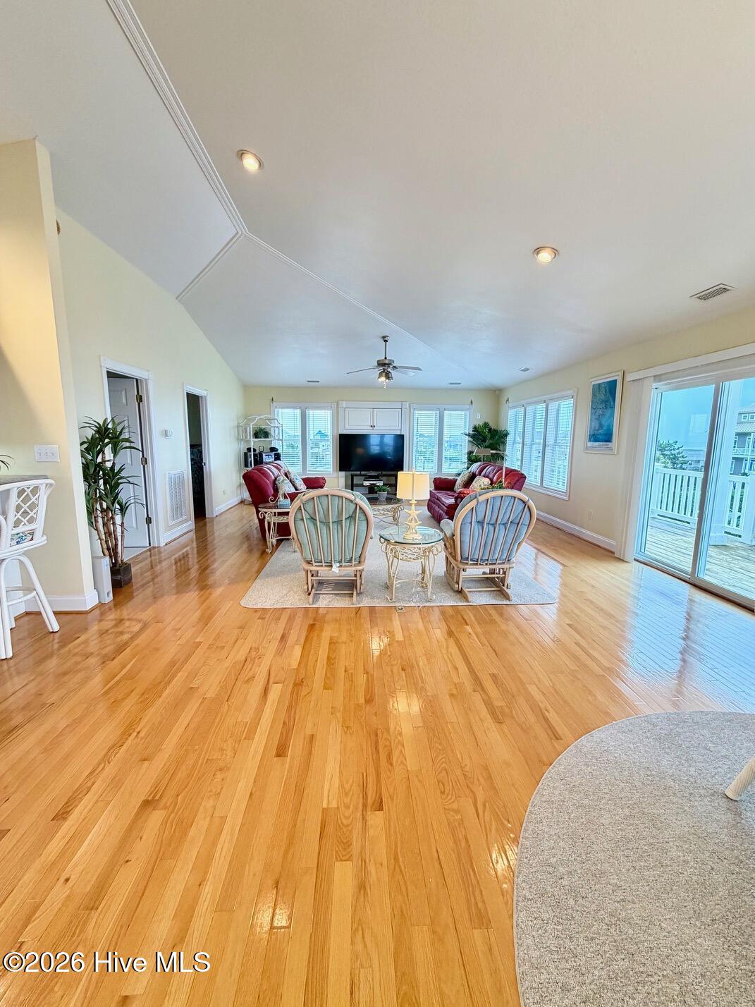 8526 Ocean View Drive Property Photo 9