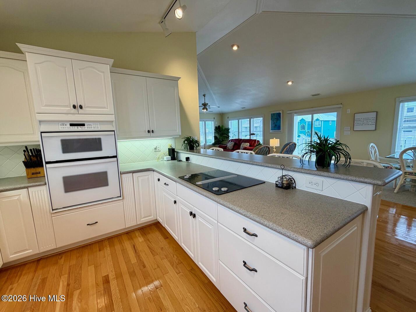 8526 Ocean View Drive Property Photo 16
