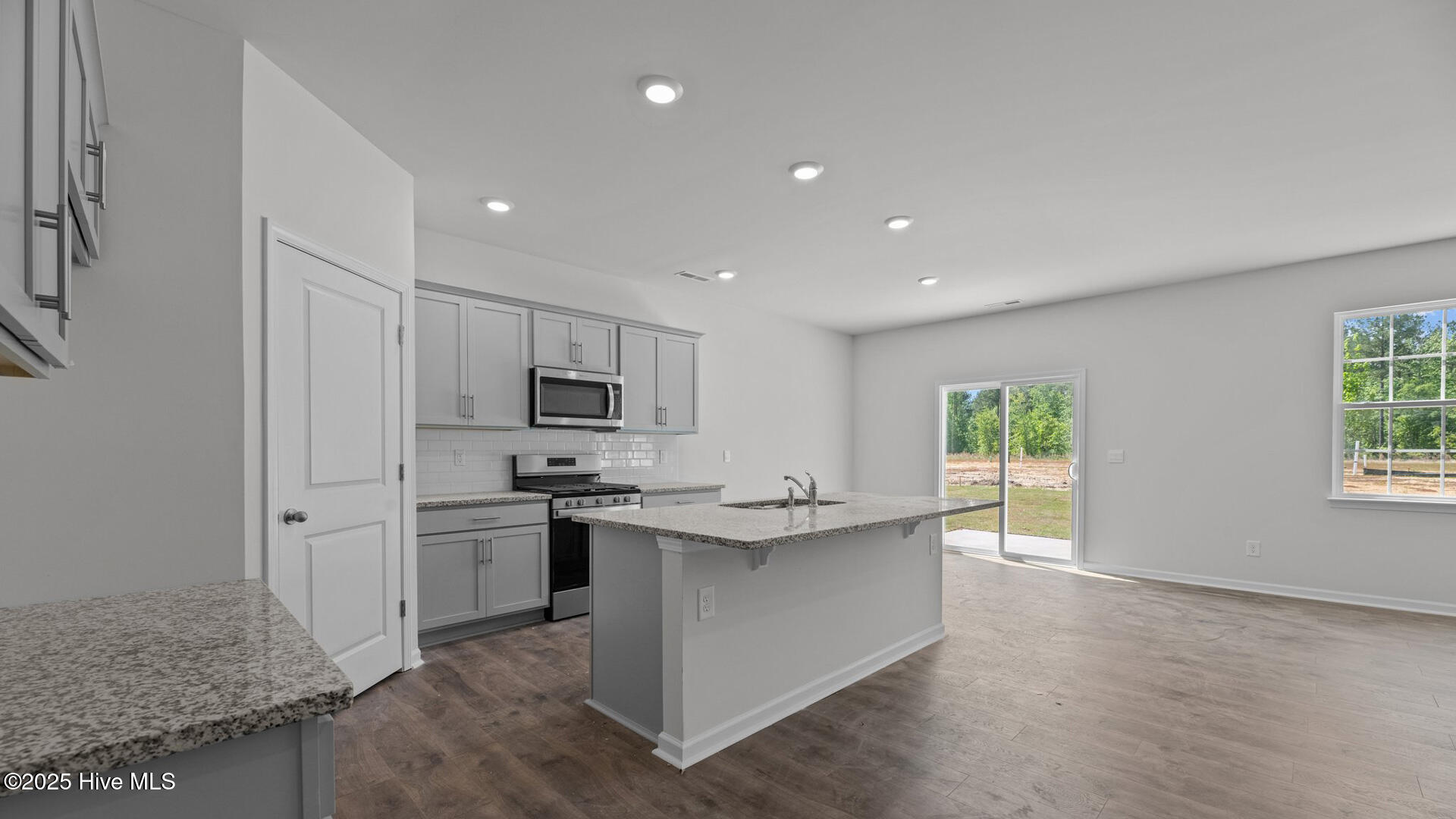 4012 Montford Drive Property Photo 8
