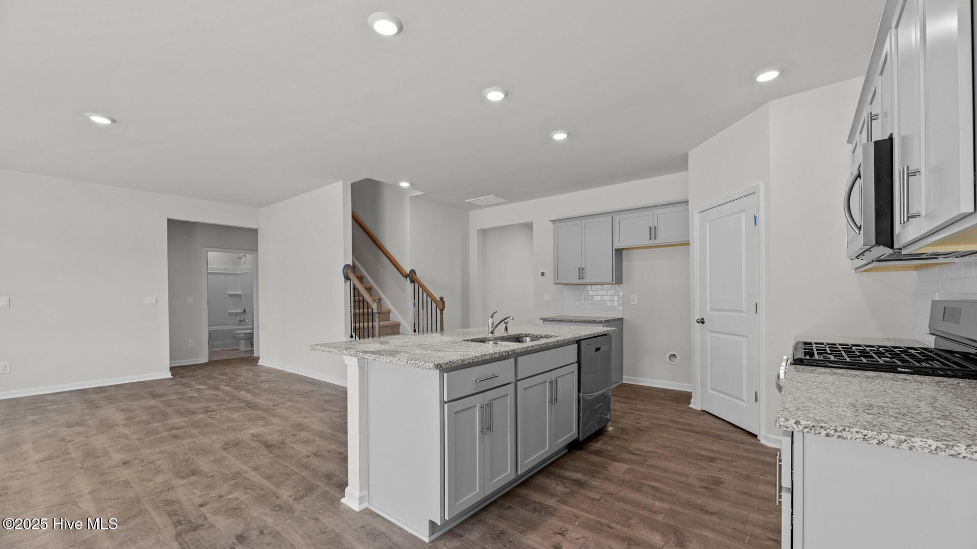 4012 Montford Drive Property Photo 10