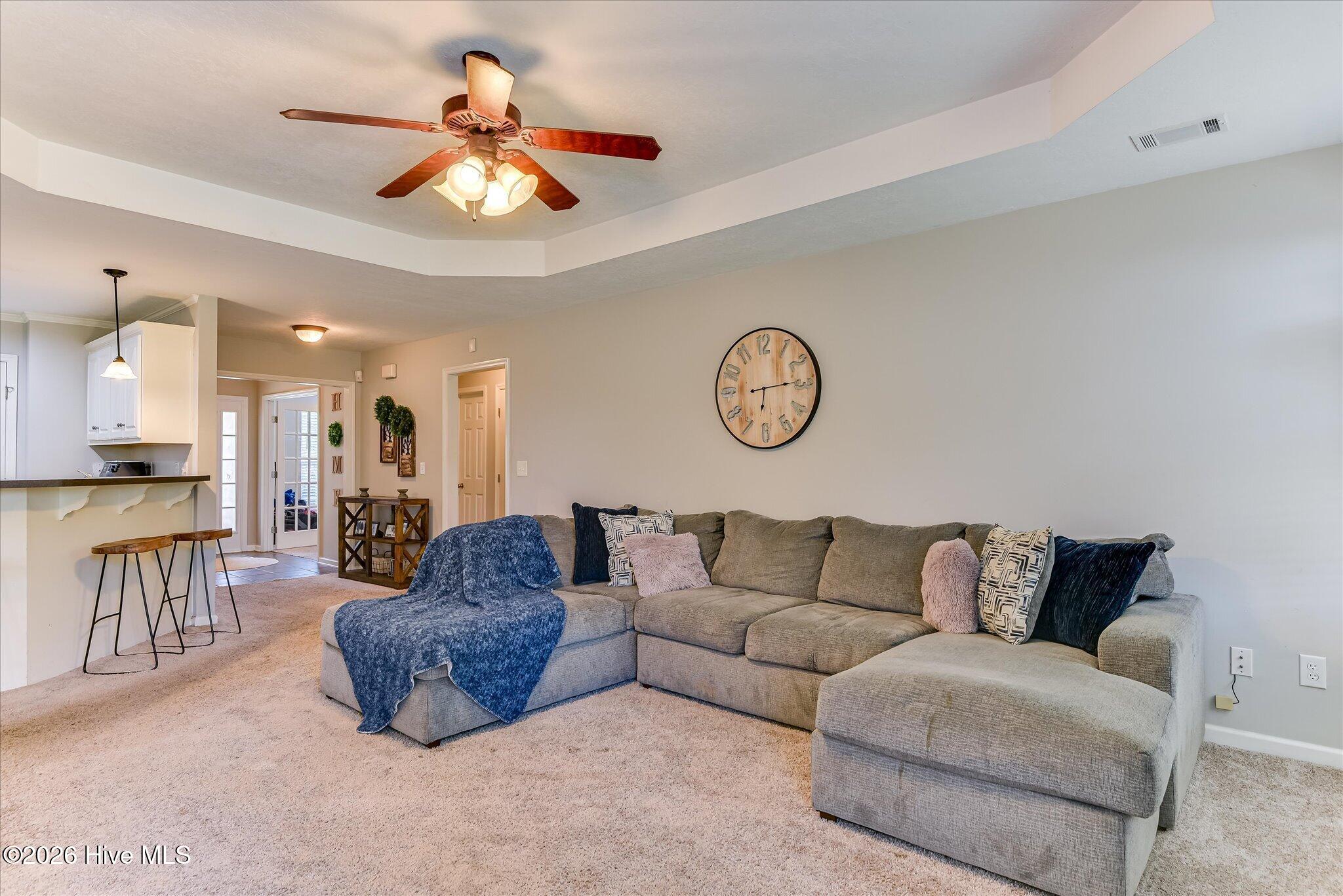736 Cannock Loop Property Photo 12