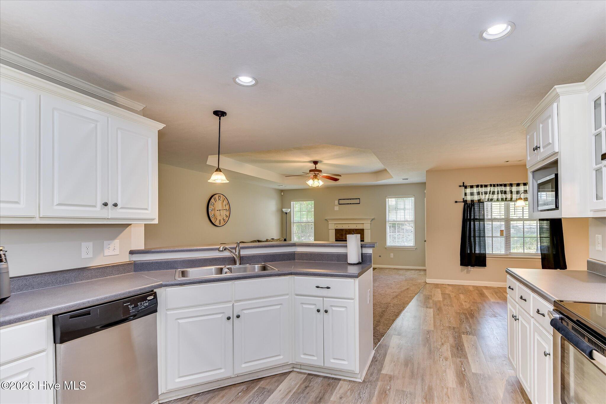 736 Cannock Loop Property Photo 20