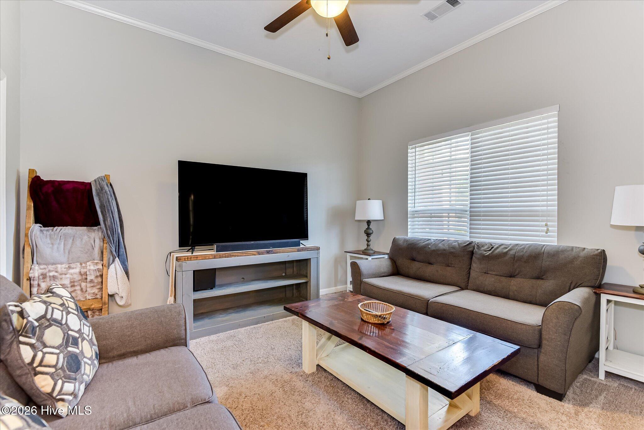 736 Cannock Loop Property Photo 21