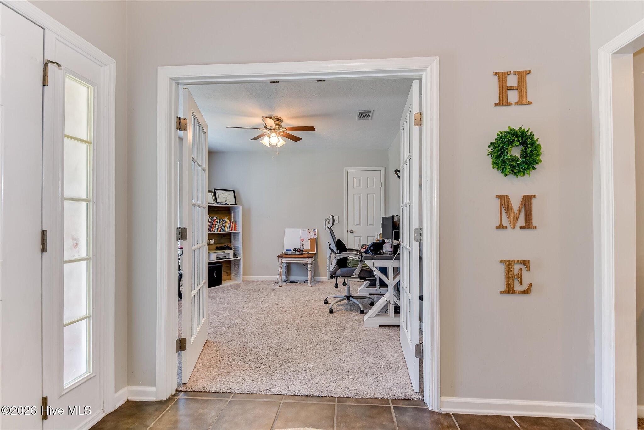736 Cannock Loop Property Photo 24