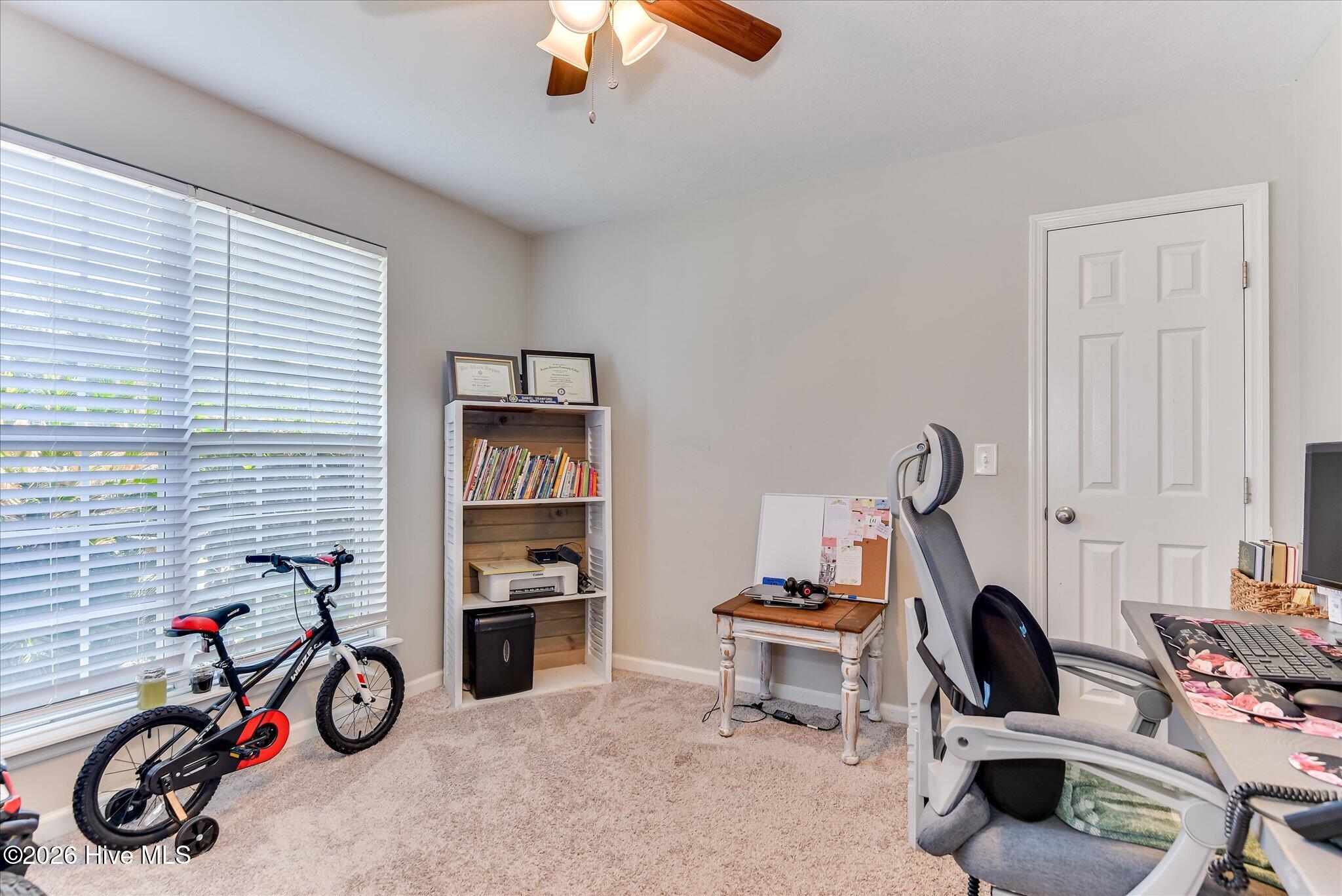 736 Cannock Loop Property Photo 25