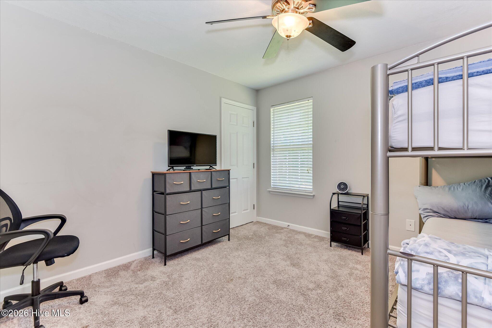 736 Cannock Loop Property Photo 34