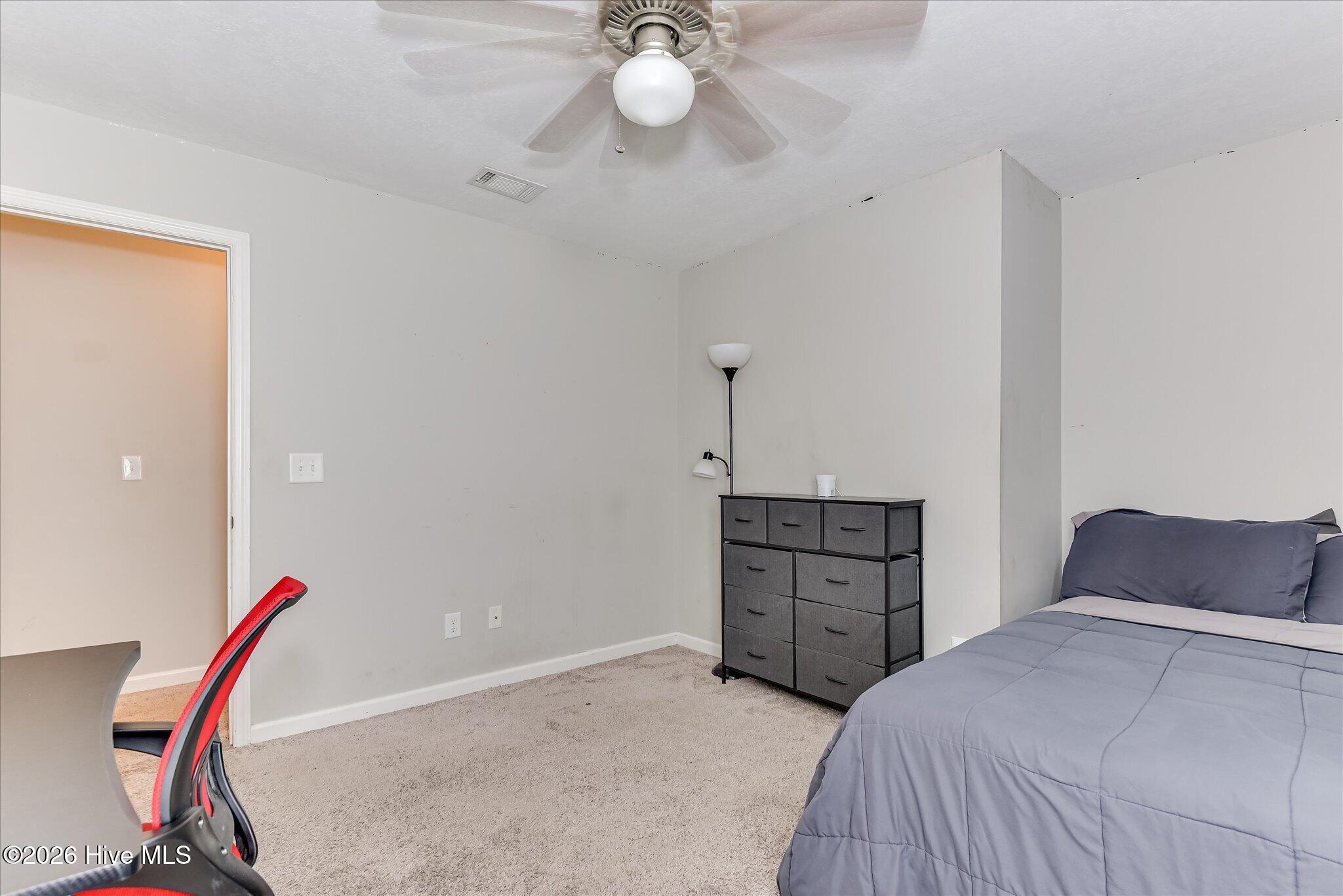 736 Cannock Loop Property Photo 38