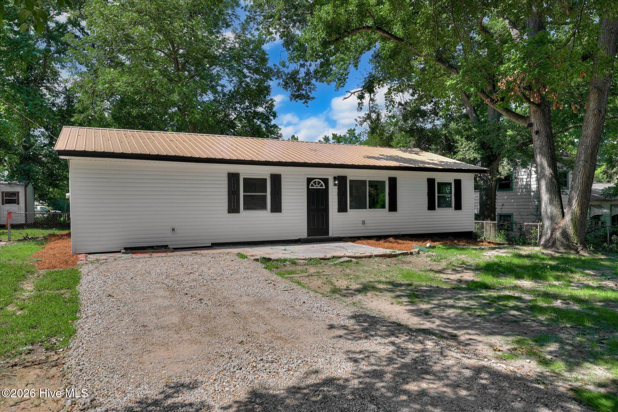 1704 Susan Circle Property Photo 2