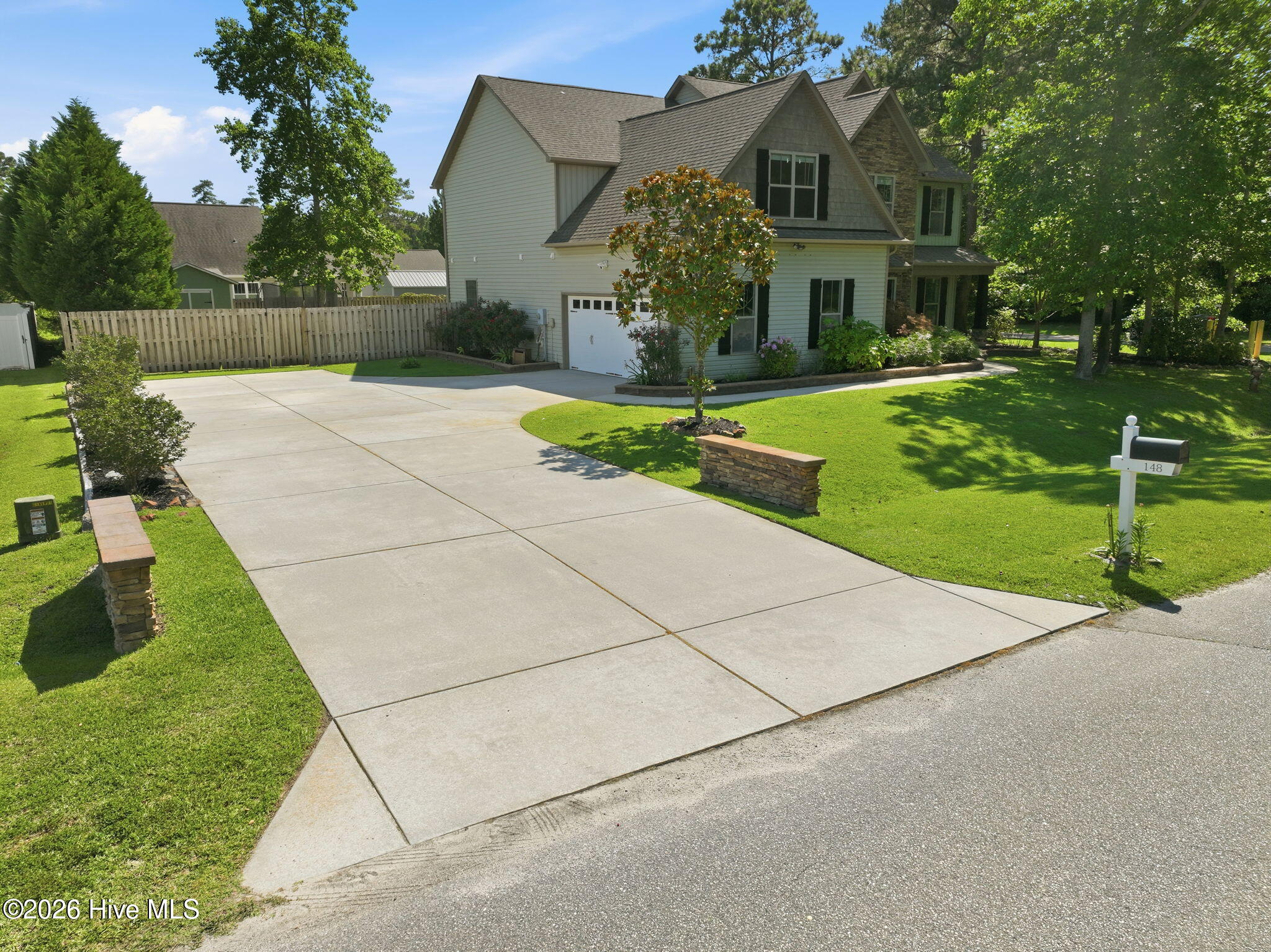 148 Majestic Oaks Drive