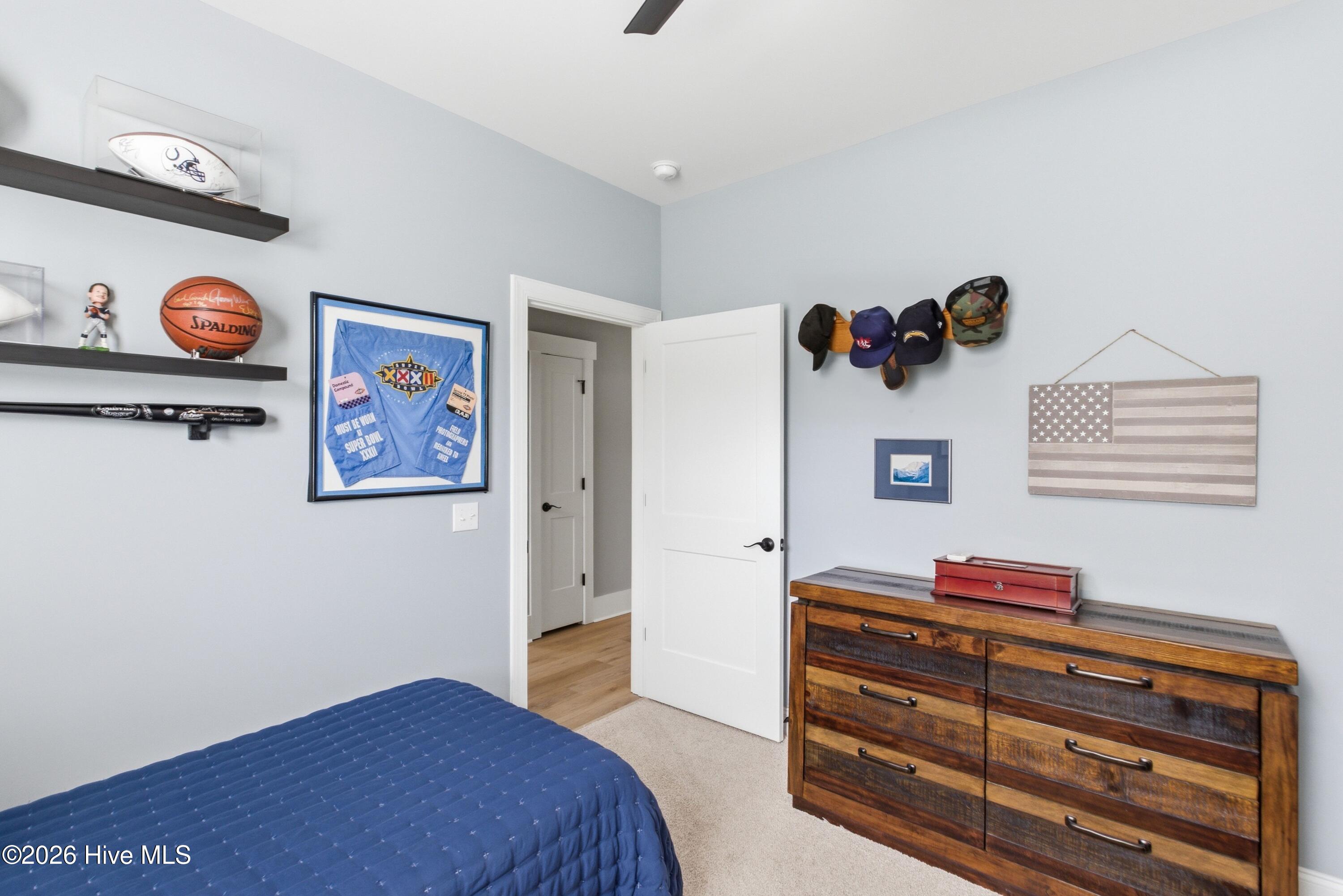 194 Hampton Court Property Photo 28