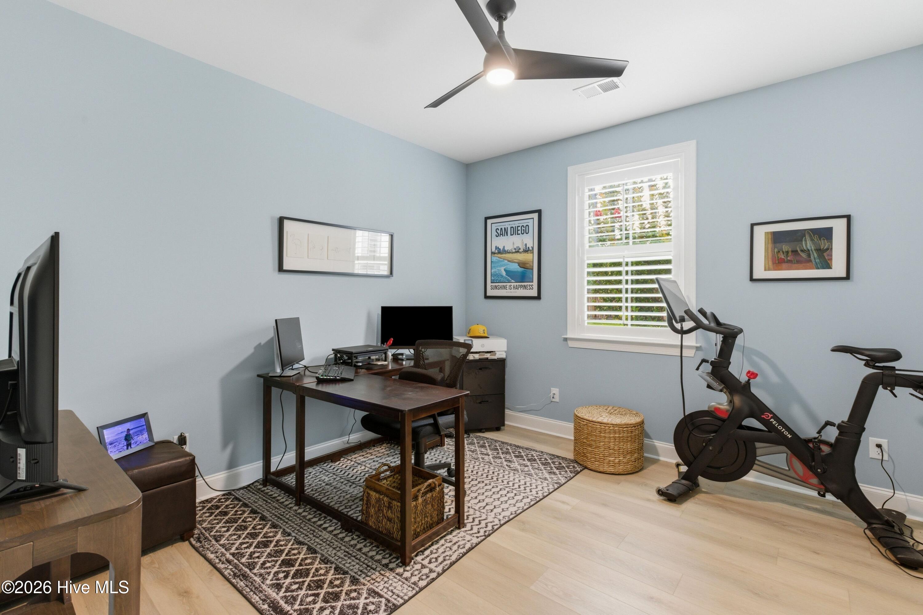 194 Hampton Court Property Photo 31