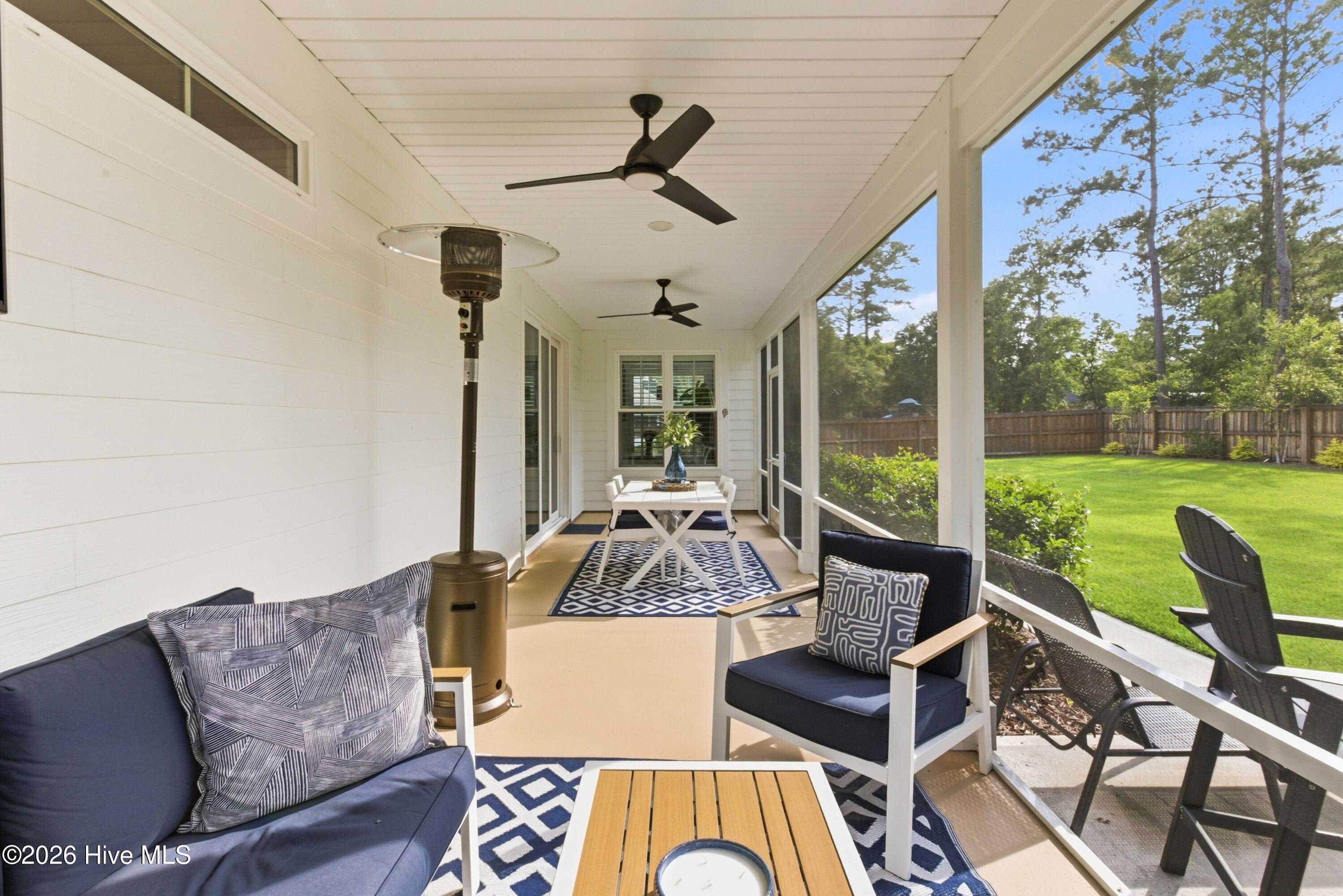 194 Hampton Court Property Photo 41