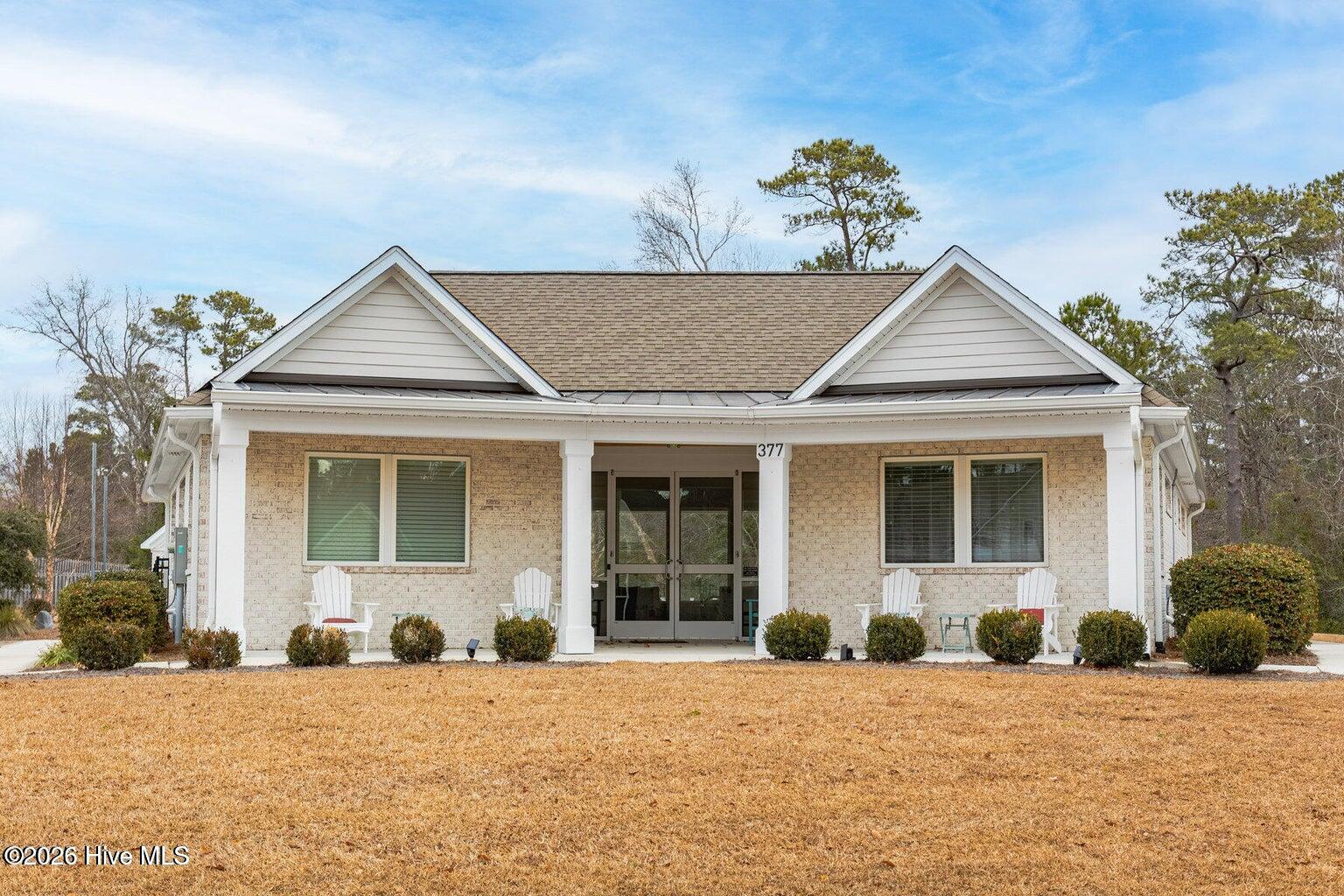 194 Hampton Court Property Photo 64